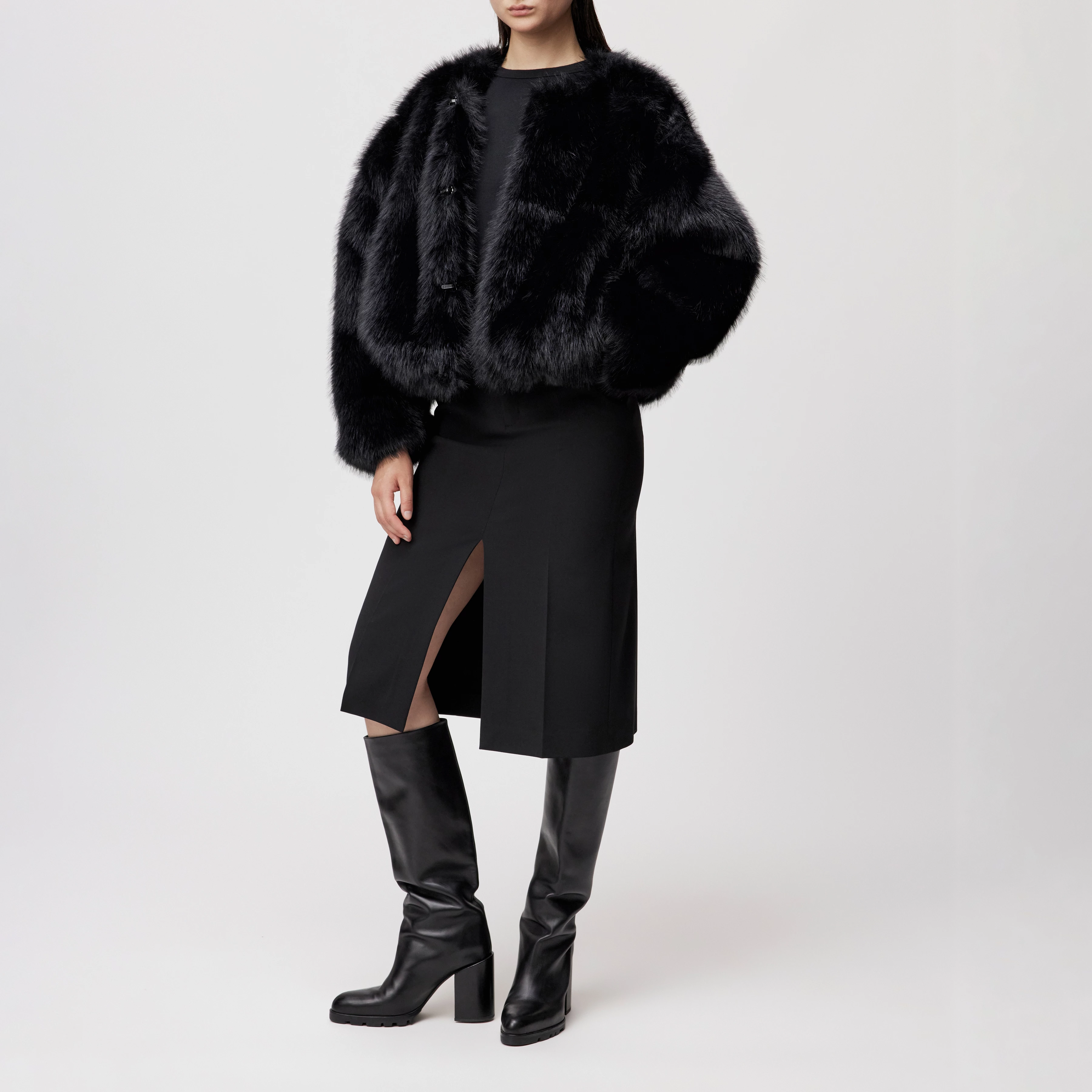 KILCHURN - Voluminöse Felljacke in Kunstfell - Damen - schwarz - Ganzkörper-Frontansicht