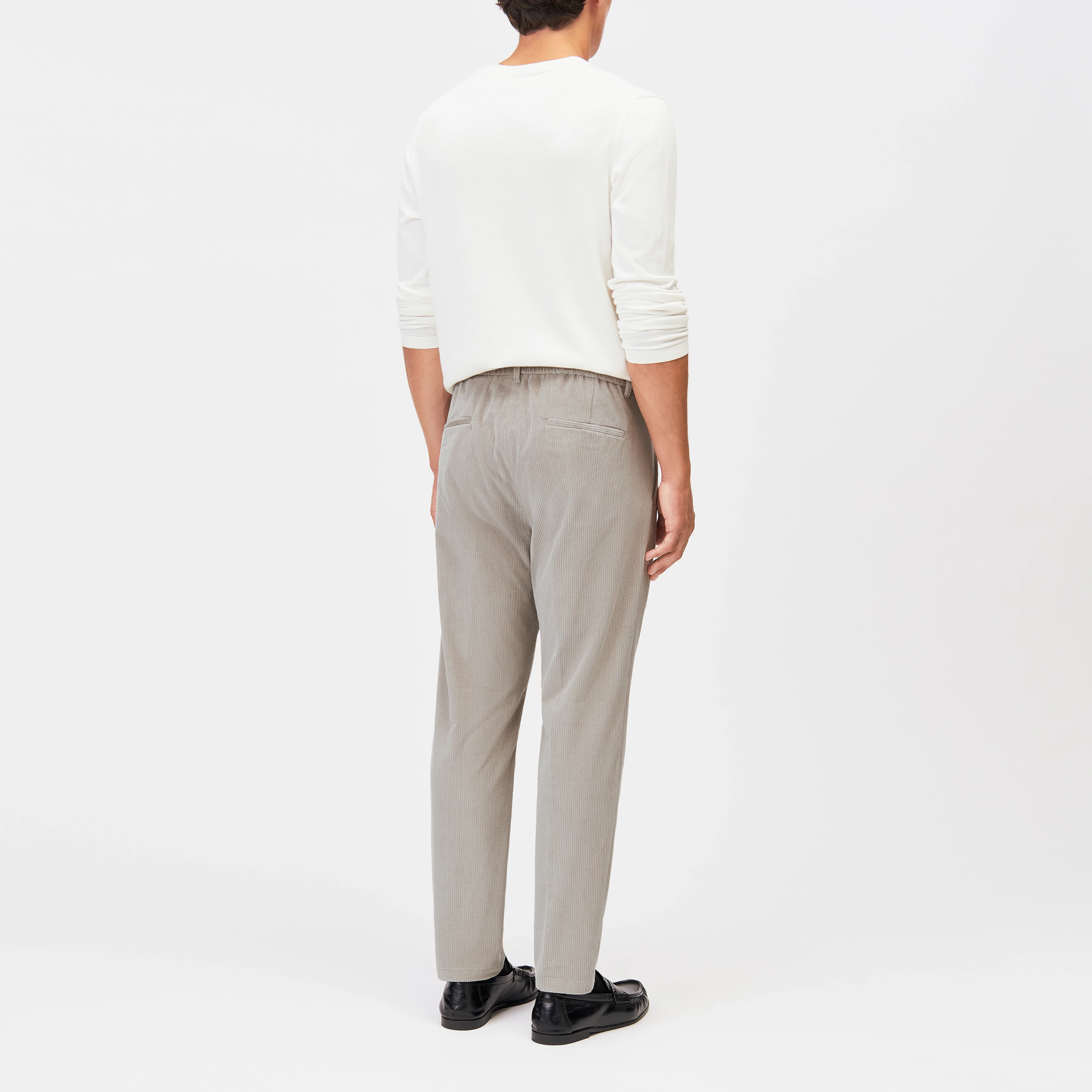 CHASY - Hose mit Bundfalte in feiner Cordstruktur - Herren - beige - Rückansicht