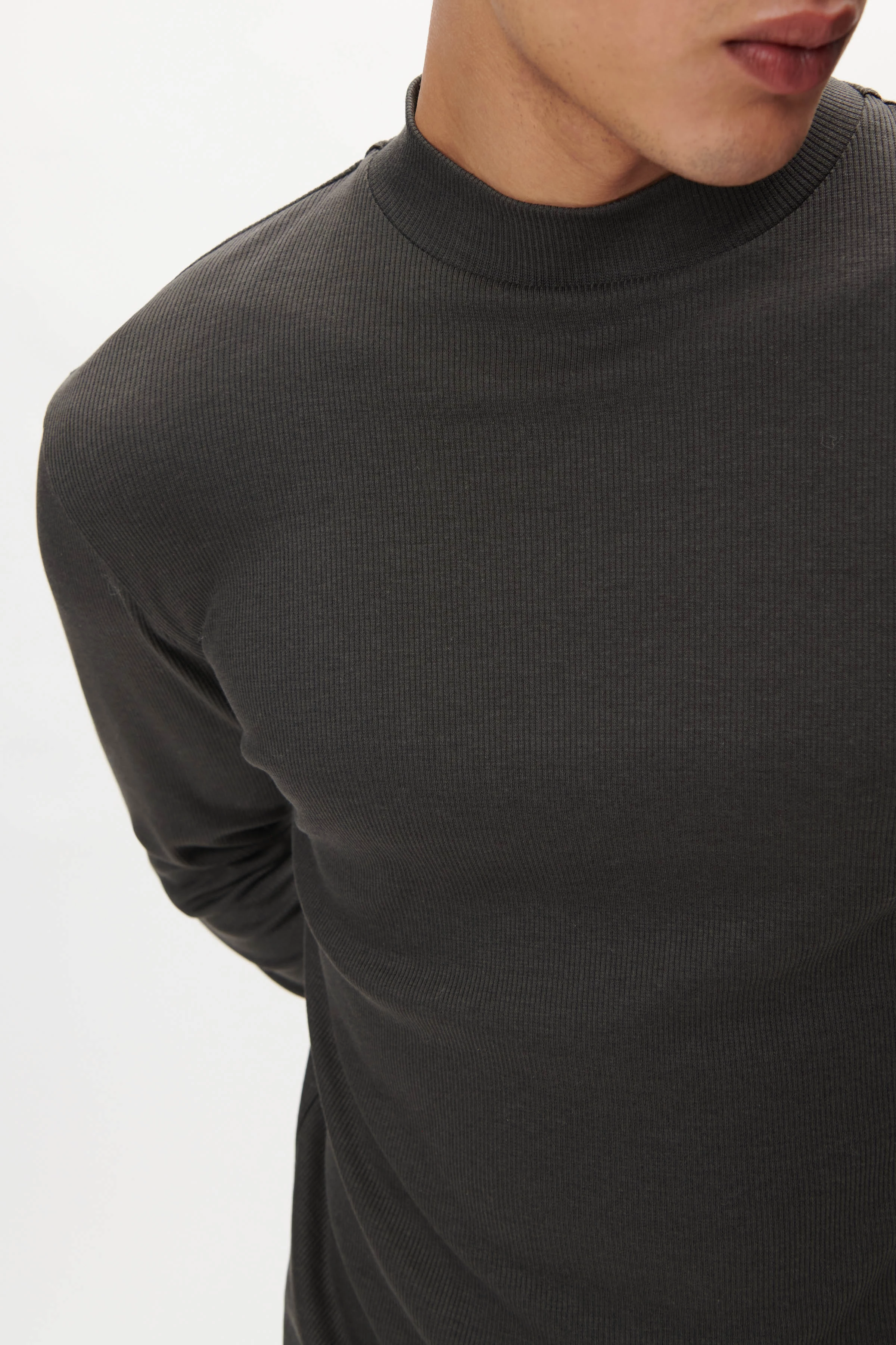 MORITZ - longsleeve in fine rib in lyocell-mix - men - green - Seitenansicht