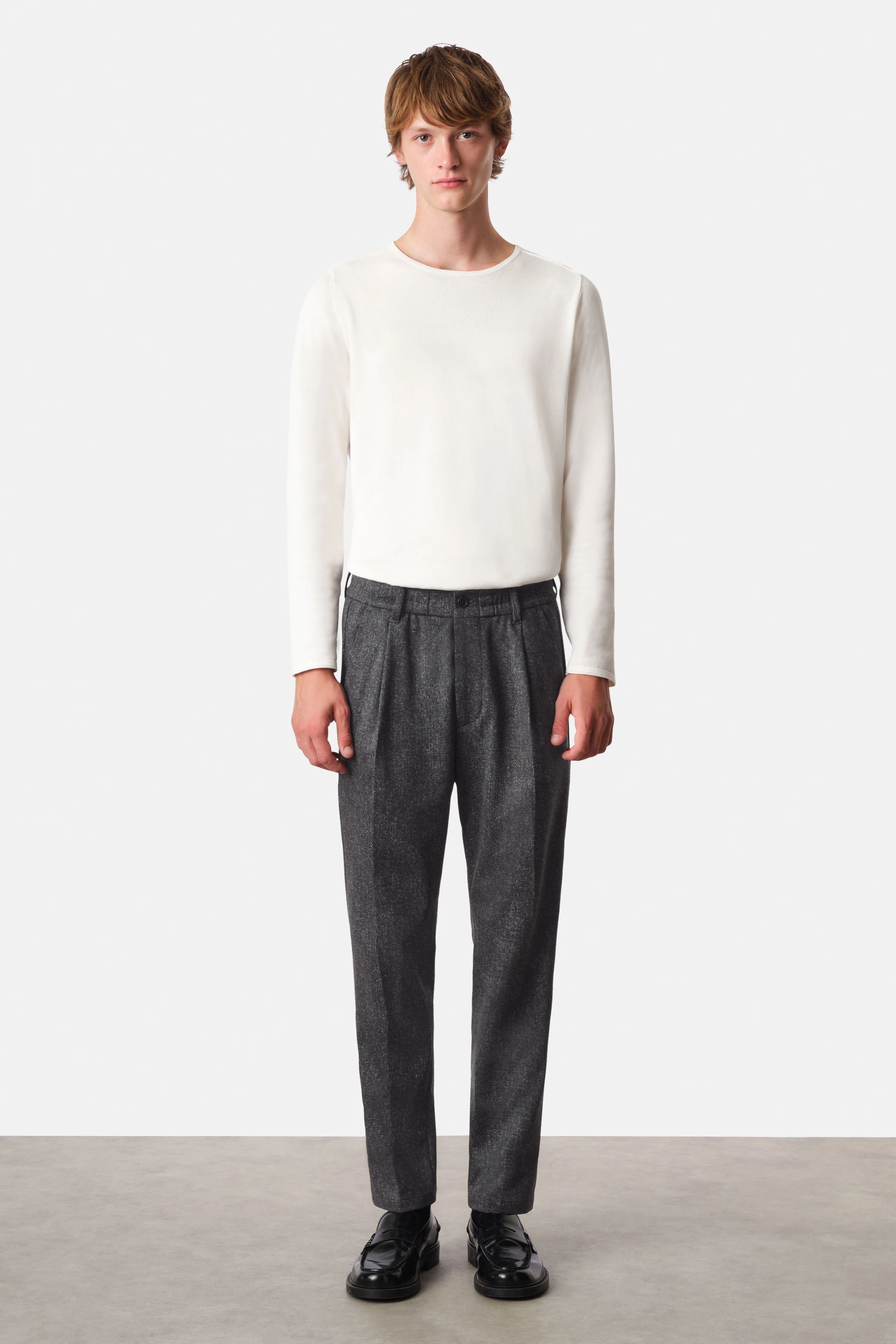 CHASY - casual trousers with pleat in jersey - men - blue - Ganzkörper-Frontansicht