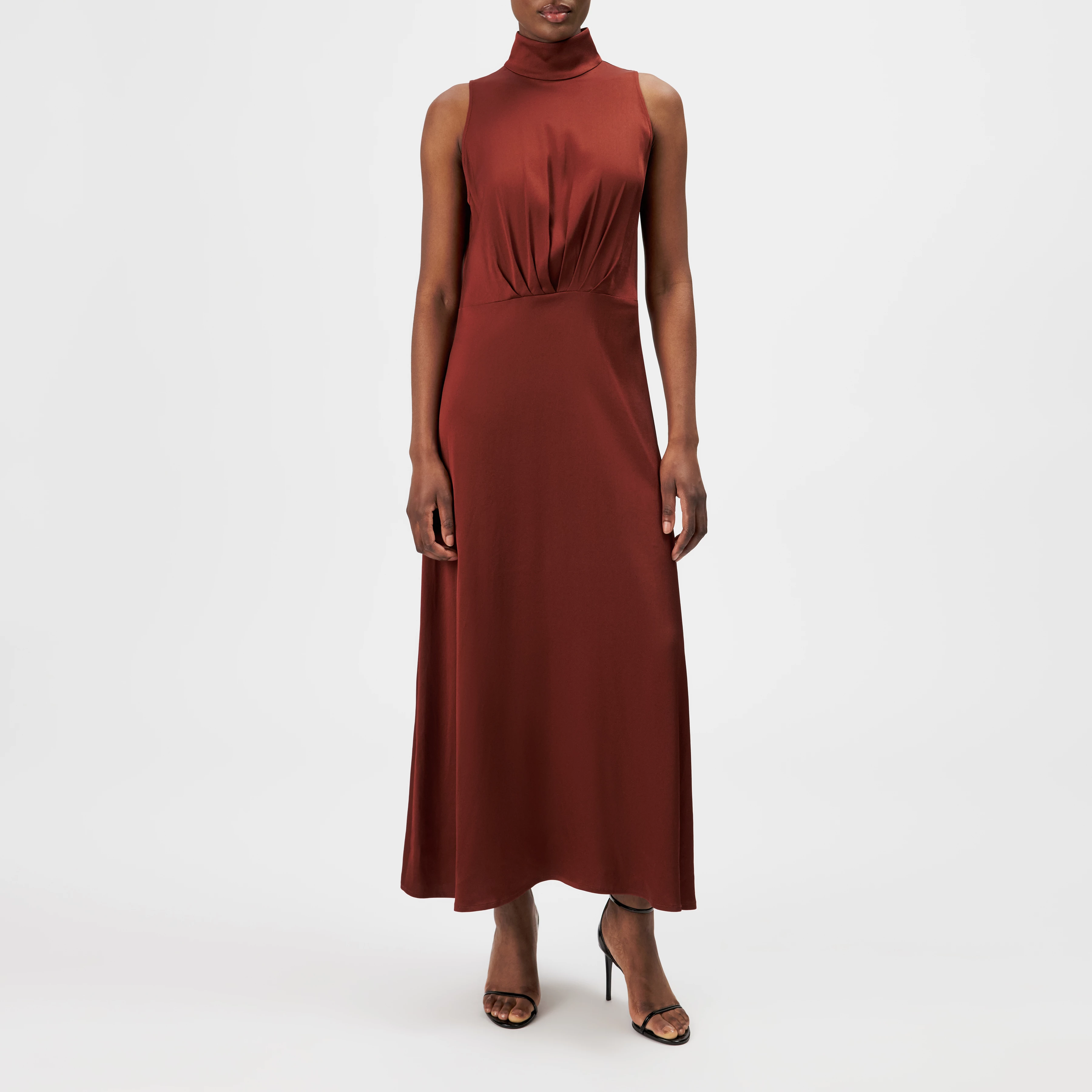 AMABEL - Satin maxi dress with stand-up collar - women - red - Ganzkörper-Frontansicht