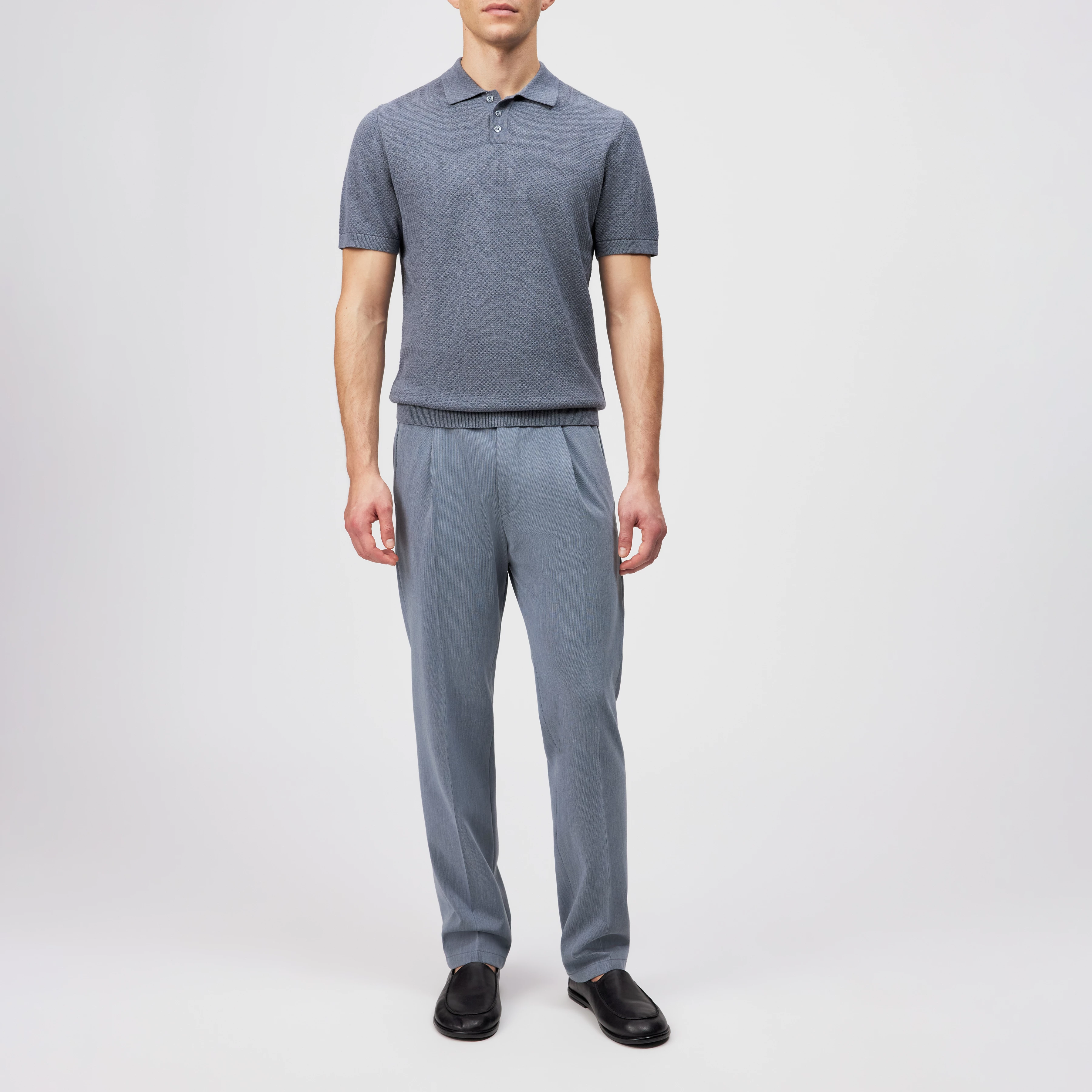 TRITON - Polo en coupe classique en maille jacquard. - men - bleu - Ganzkörper-Frontansicht