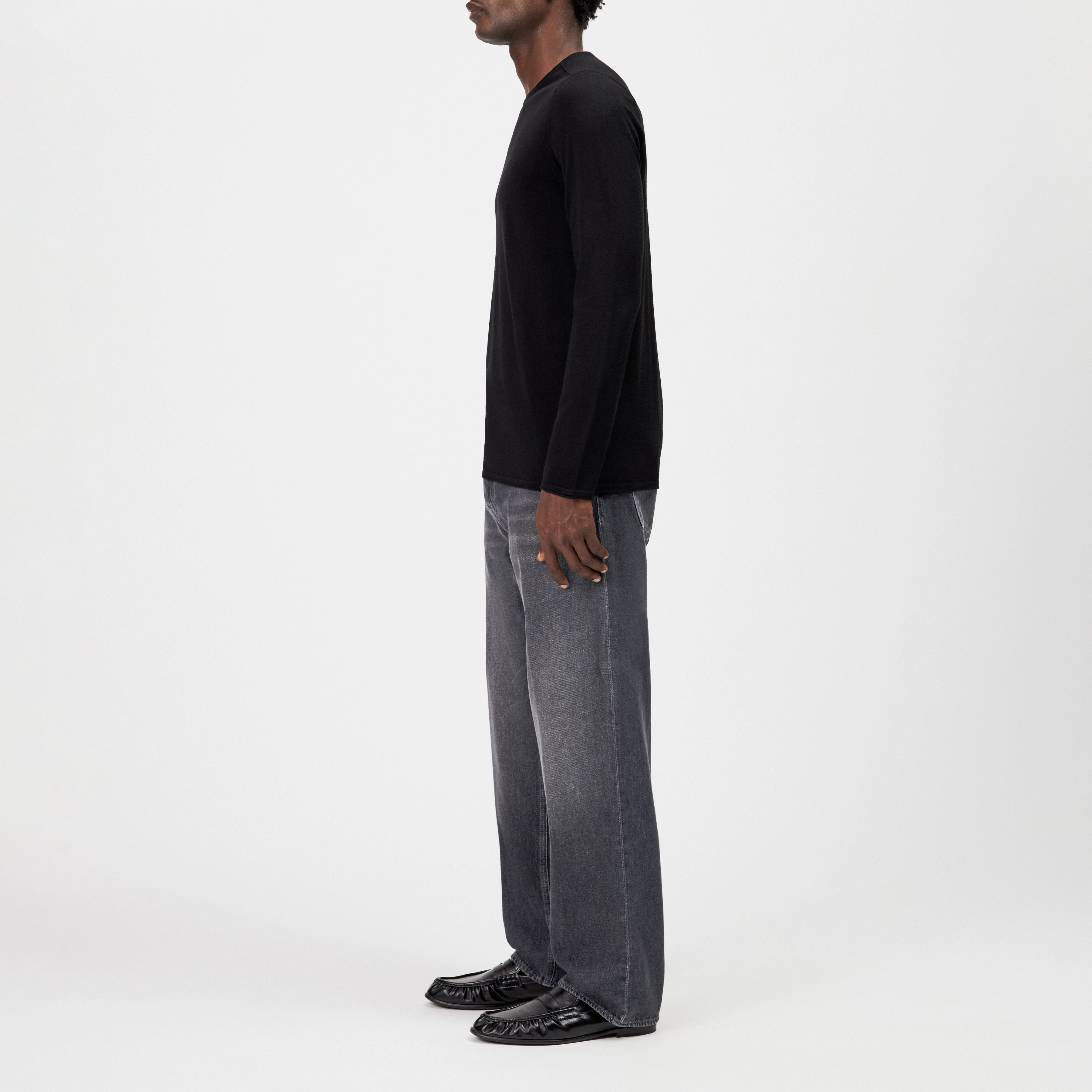 RIKONO - Fine merino wool knitted jumper - men - black - Seitenansicht
