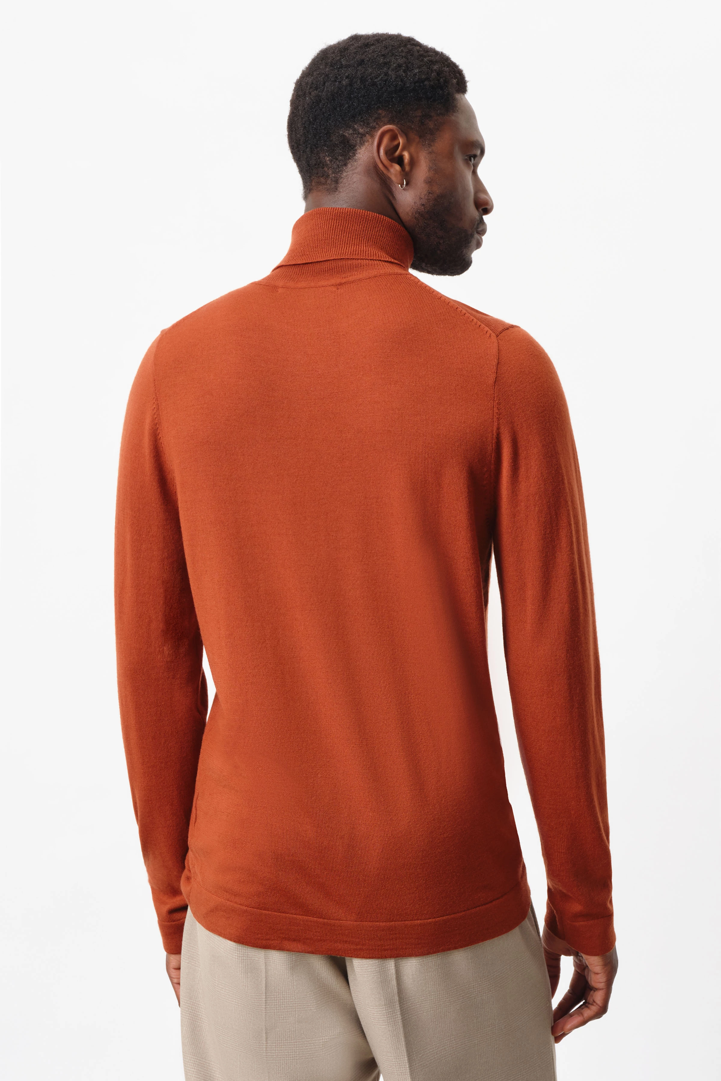 JOEY - merino wool turtleneck jumper - men - orange - Rückansicht