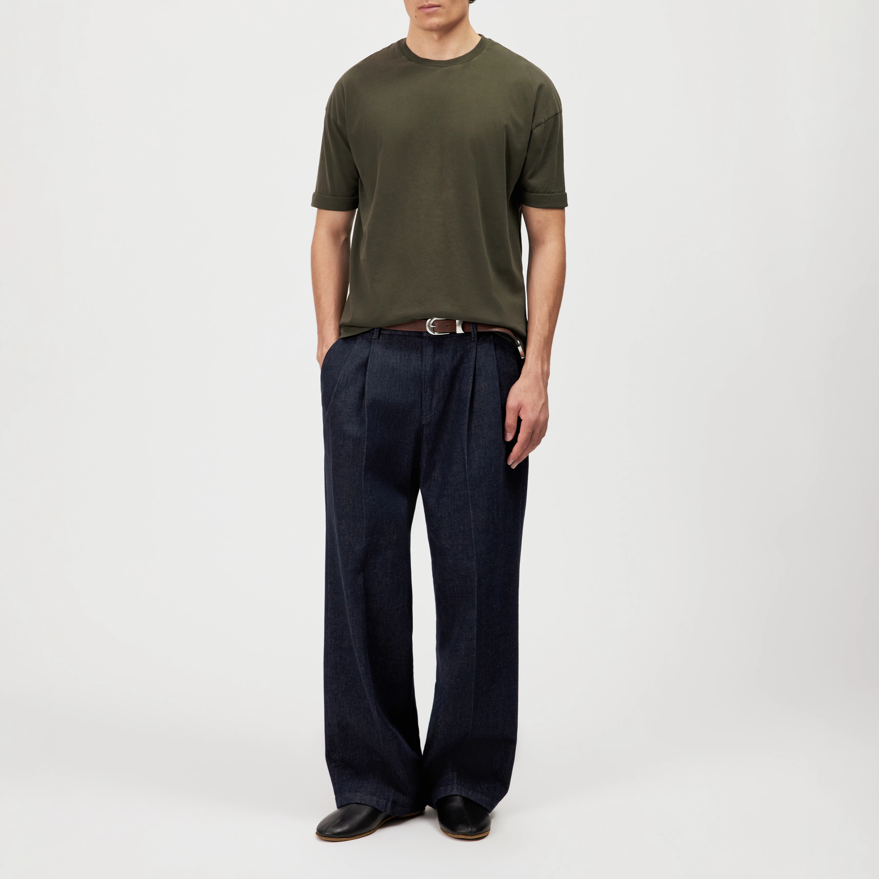 THILO - Relaxed fit T-shirt in soft cotton with washed look - men - green - Ganzkörper-Frontansicht