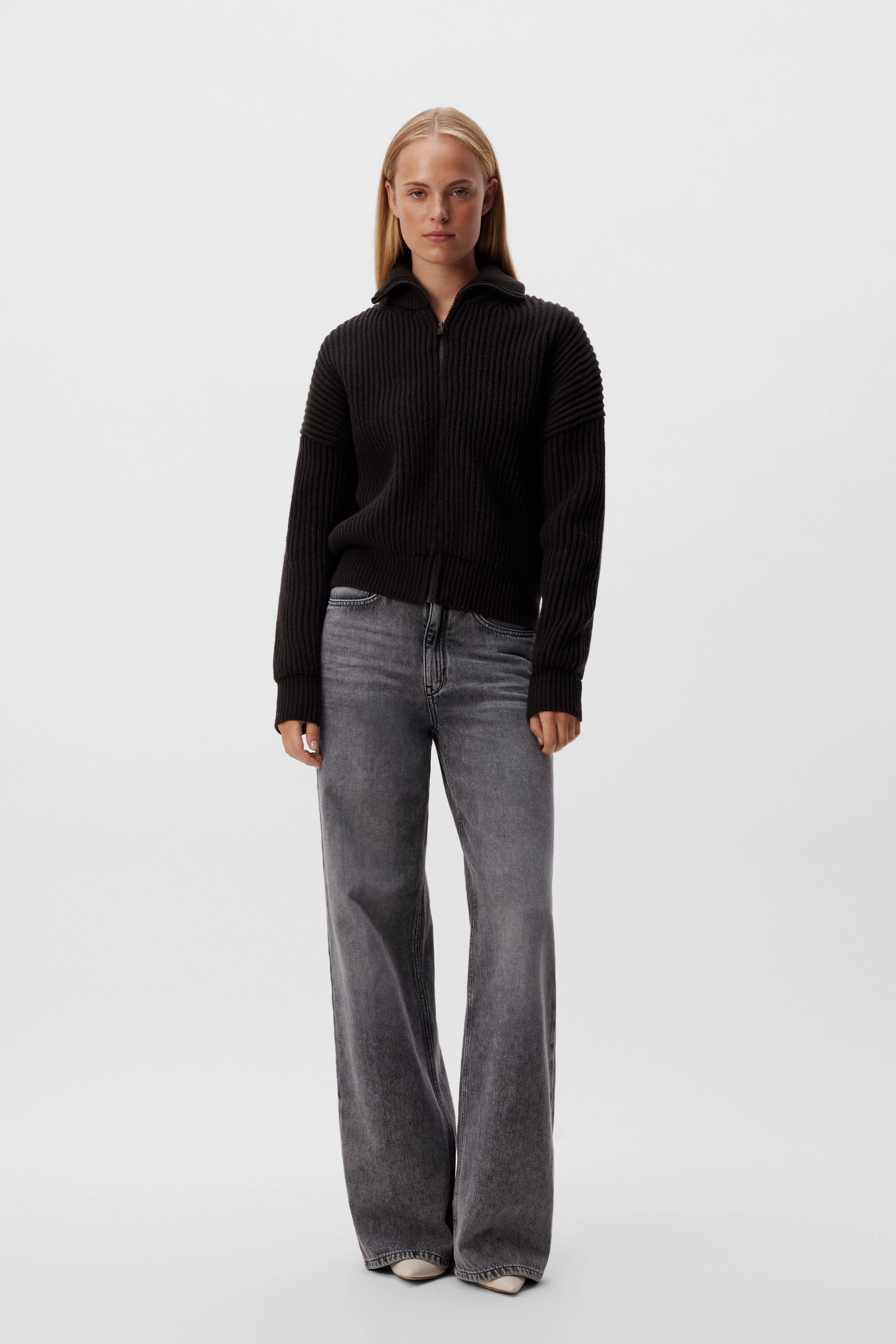 WILMI - cardigan in virgin wool - women - brown - Ganzkörper-Frontansicht