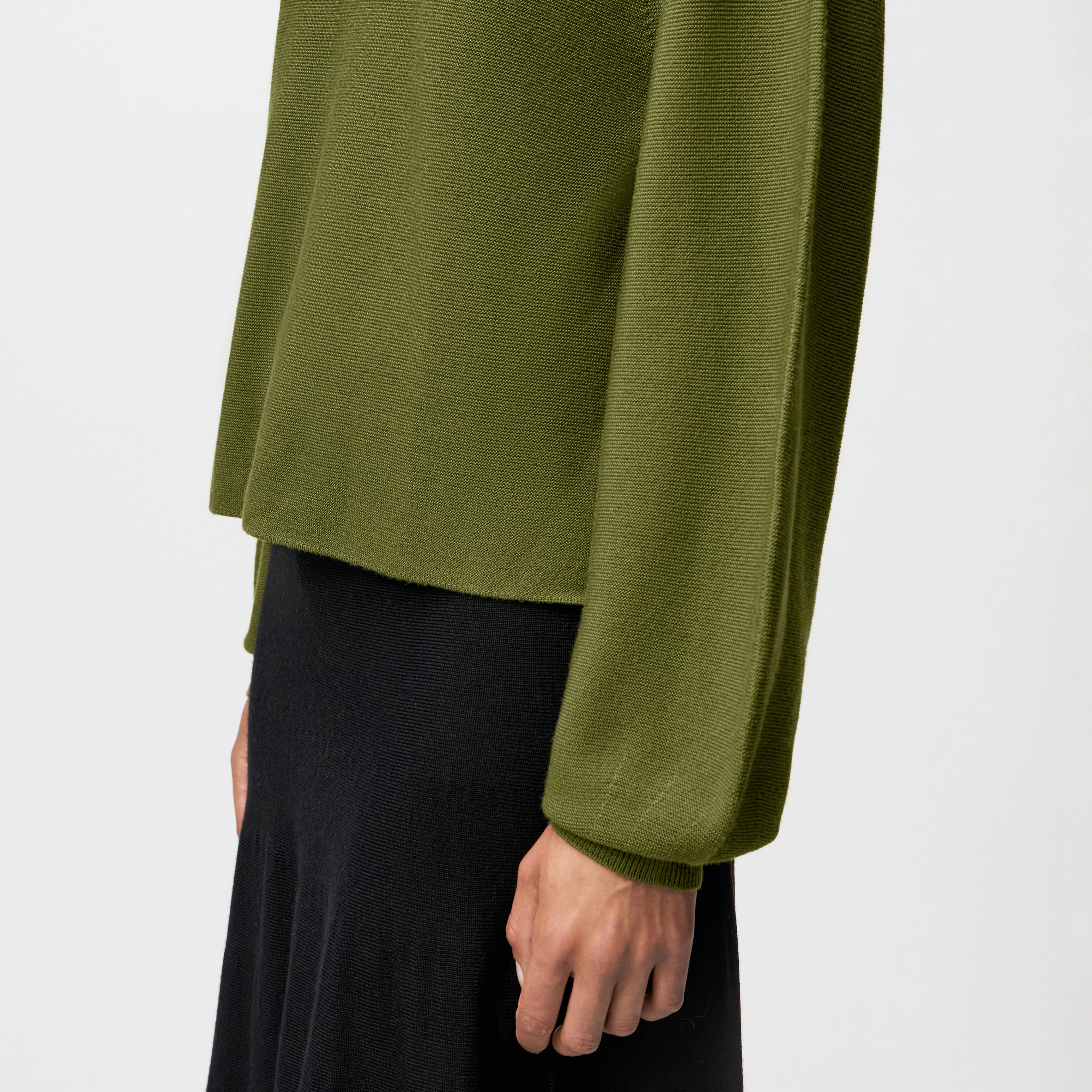 KIMONI - Pull à manches ballon 100 % laine mérinos - women - vert - Detailansicht am Model