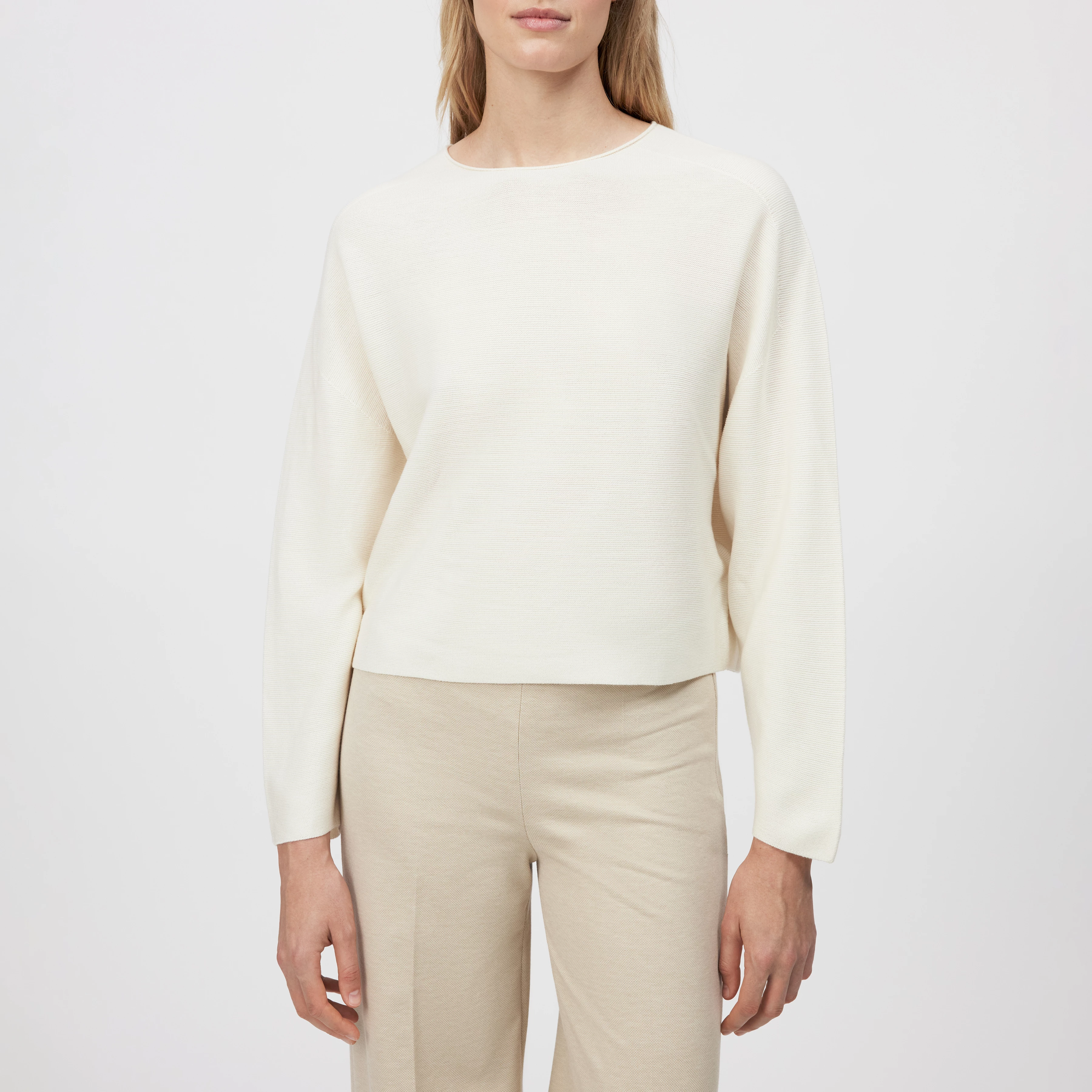 MEAMI - Vekürzter Egg-Shape Pullover in 100% Merinowolle - Damen - off white - Frontansicht