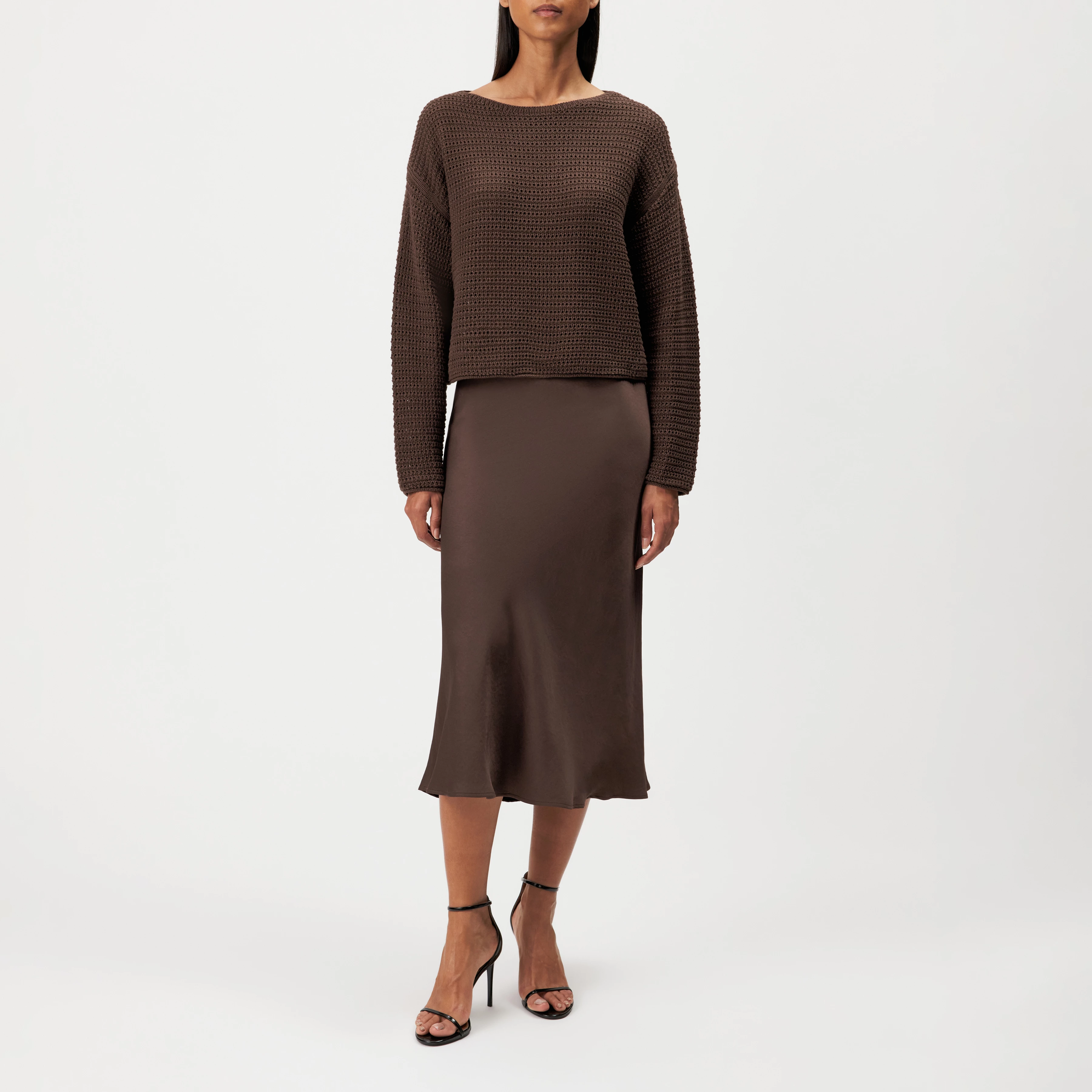 IMENIA_2 - Oversized Cropped Pullover in Grobstrick - Damen - braun - Ganzkörper-Frontansicht