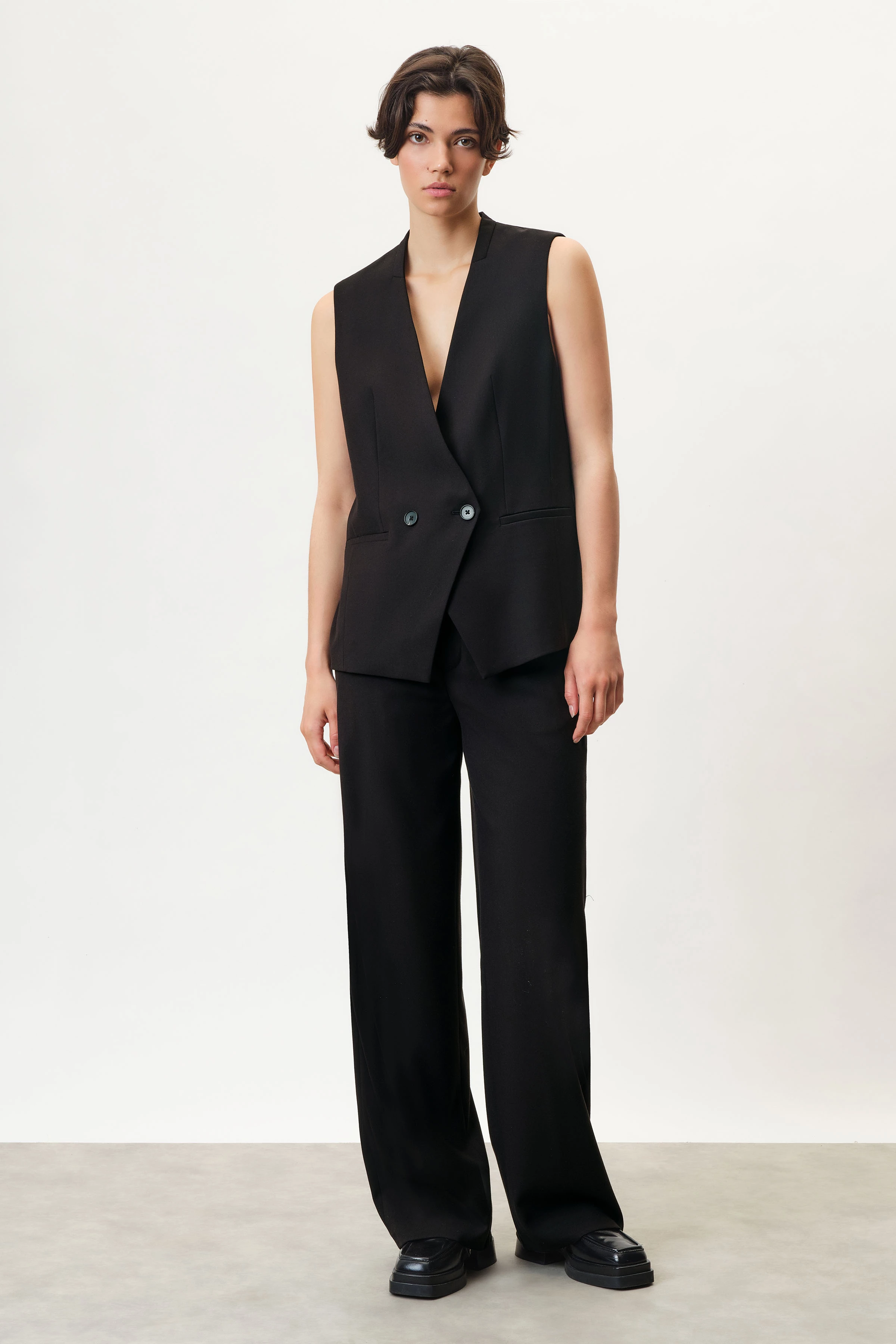 HEYFORD - Kurze Weste mit zweireihigem Verschluss in softem Flanell - Damen - schwarz - Ganzkörper-Frontansicht