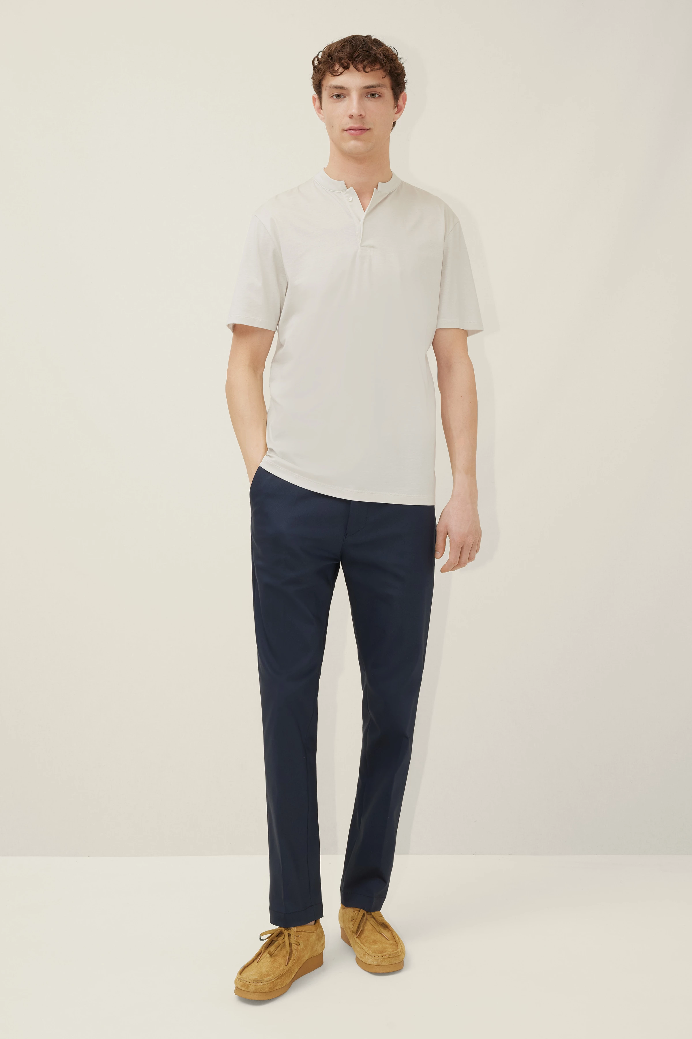 LOUIS - Polo-Shirt mit Stehkragen in merzerisierter Baumwolle - Herren - grau - Ganzkörper-Frontansicht