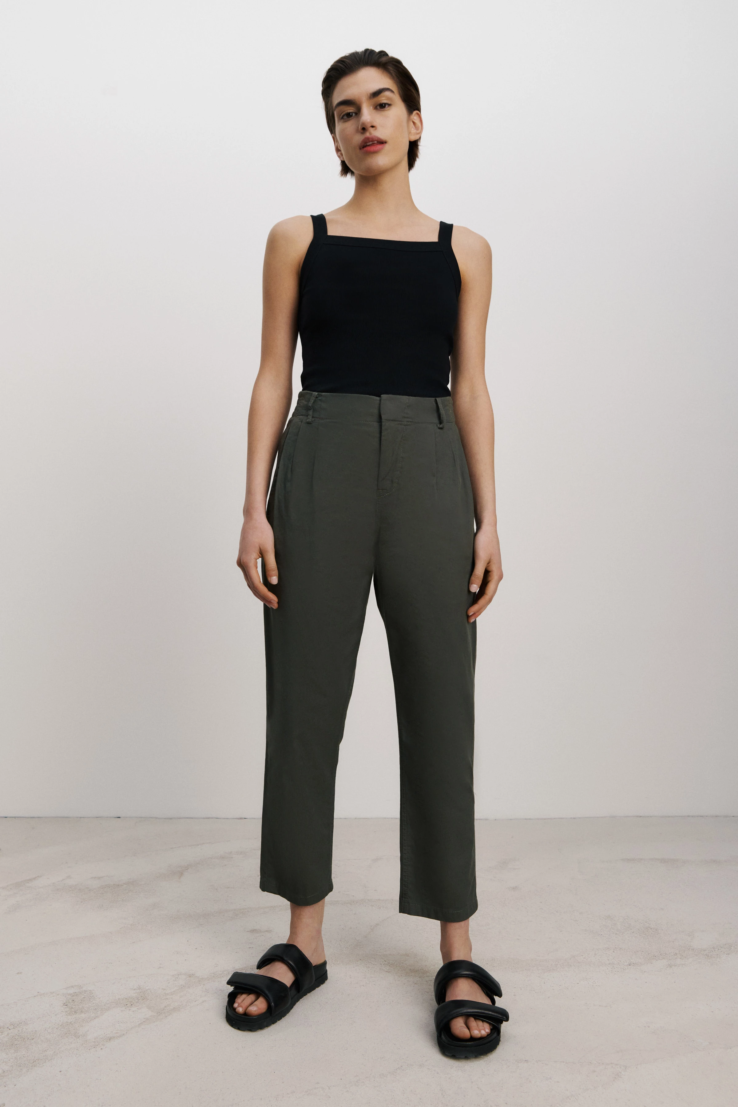 ANETI - Top aus reiner Baumwolle - Damen - schwarz - Ganzkörper-Frontansicht