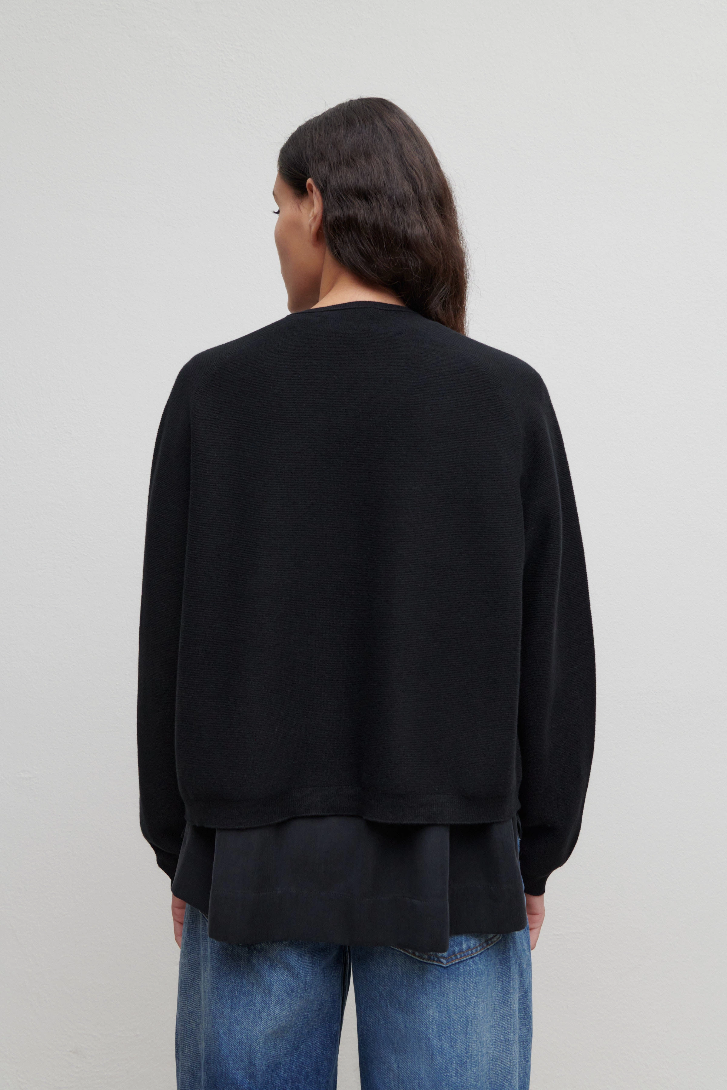 MANUMY - cleane Strickjacke - Damen - schwarz - Rückansicht