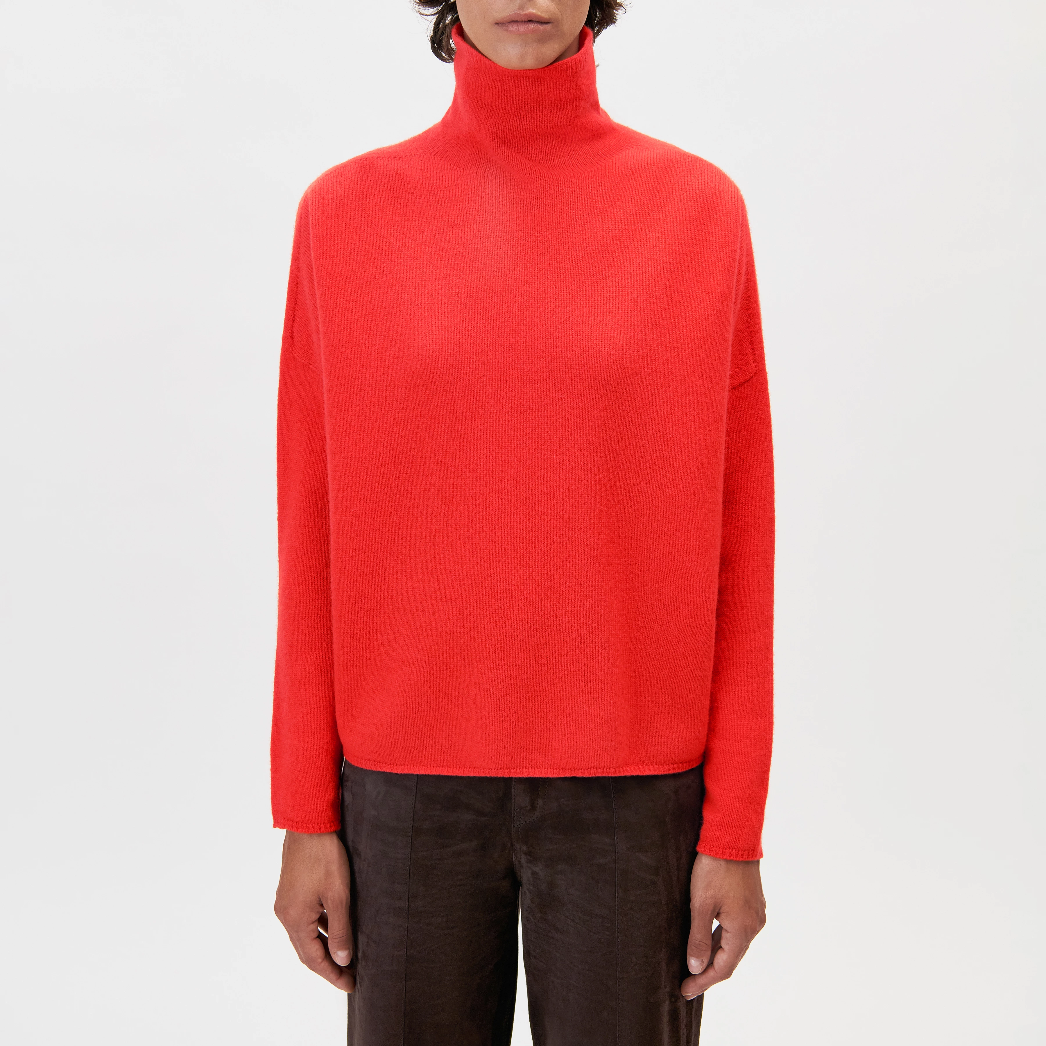 LIORA - Egg-shape roll-neck jumper in pure new wool - women - red - Frontansicht