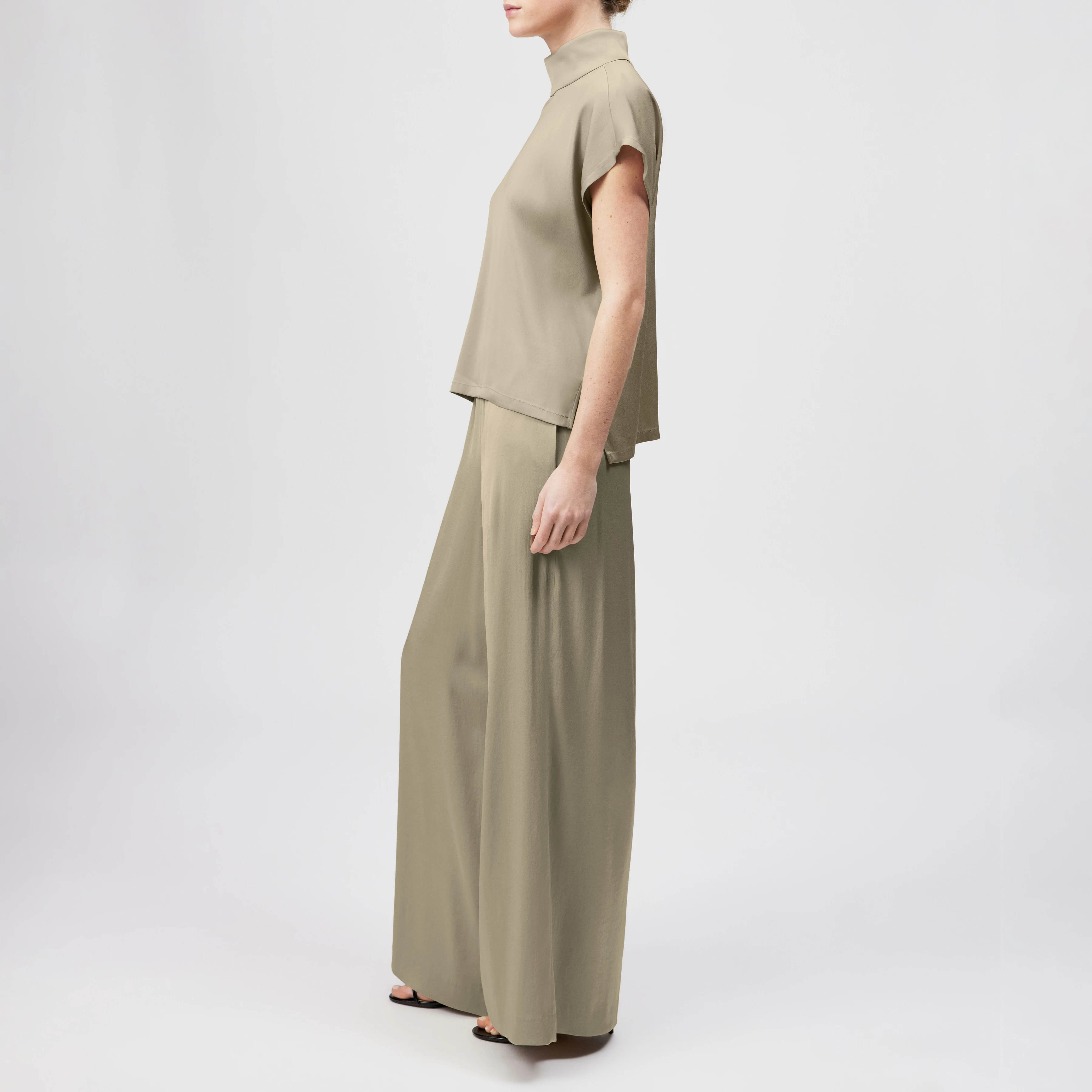 ALARIA_1 - Shirt blouse with stand-up collar in satin - women - beige - Seitenansicht