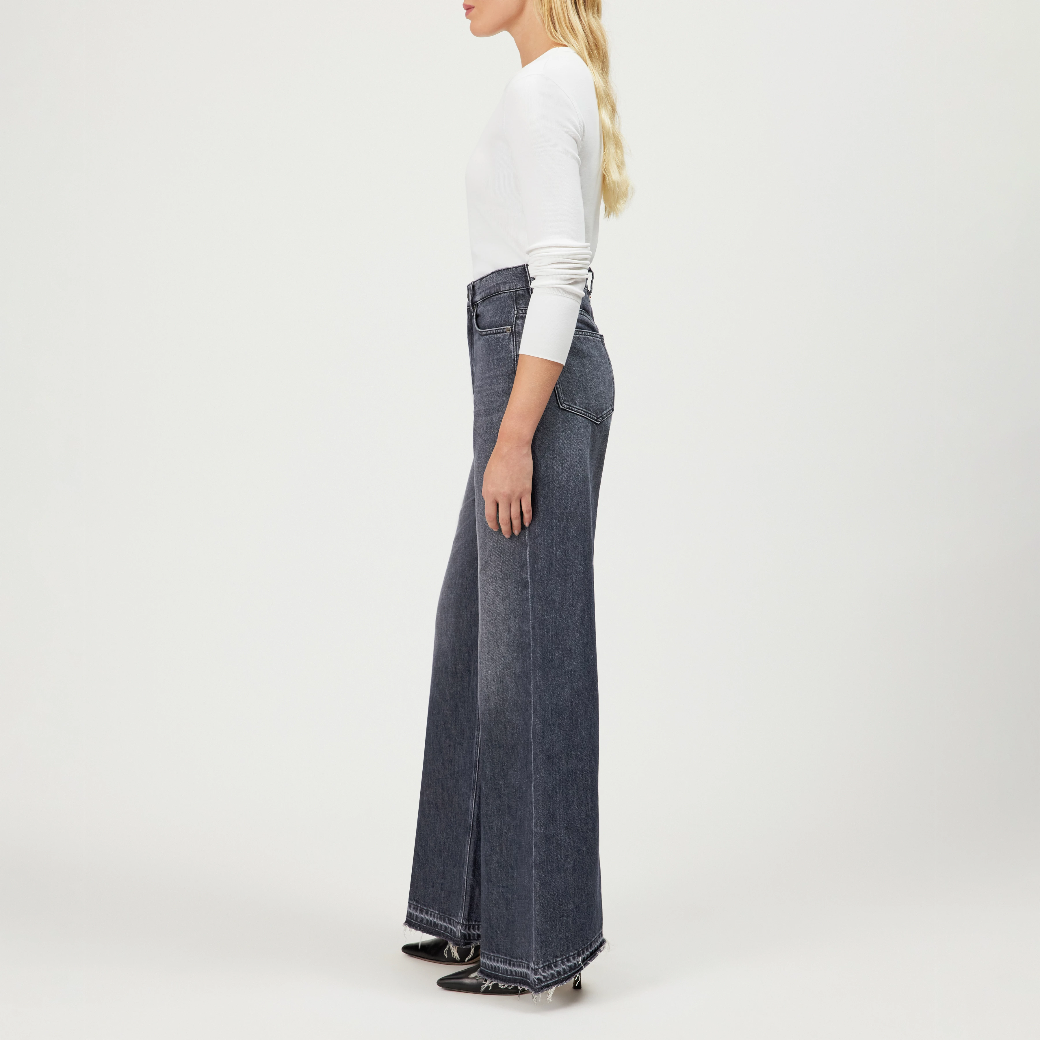 SEAR_1 - High Waist Denim with Wide Leg and Open Cut - women - blue - Seitenansicht