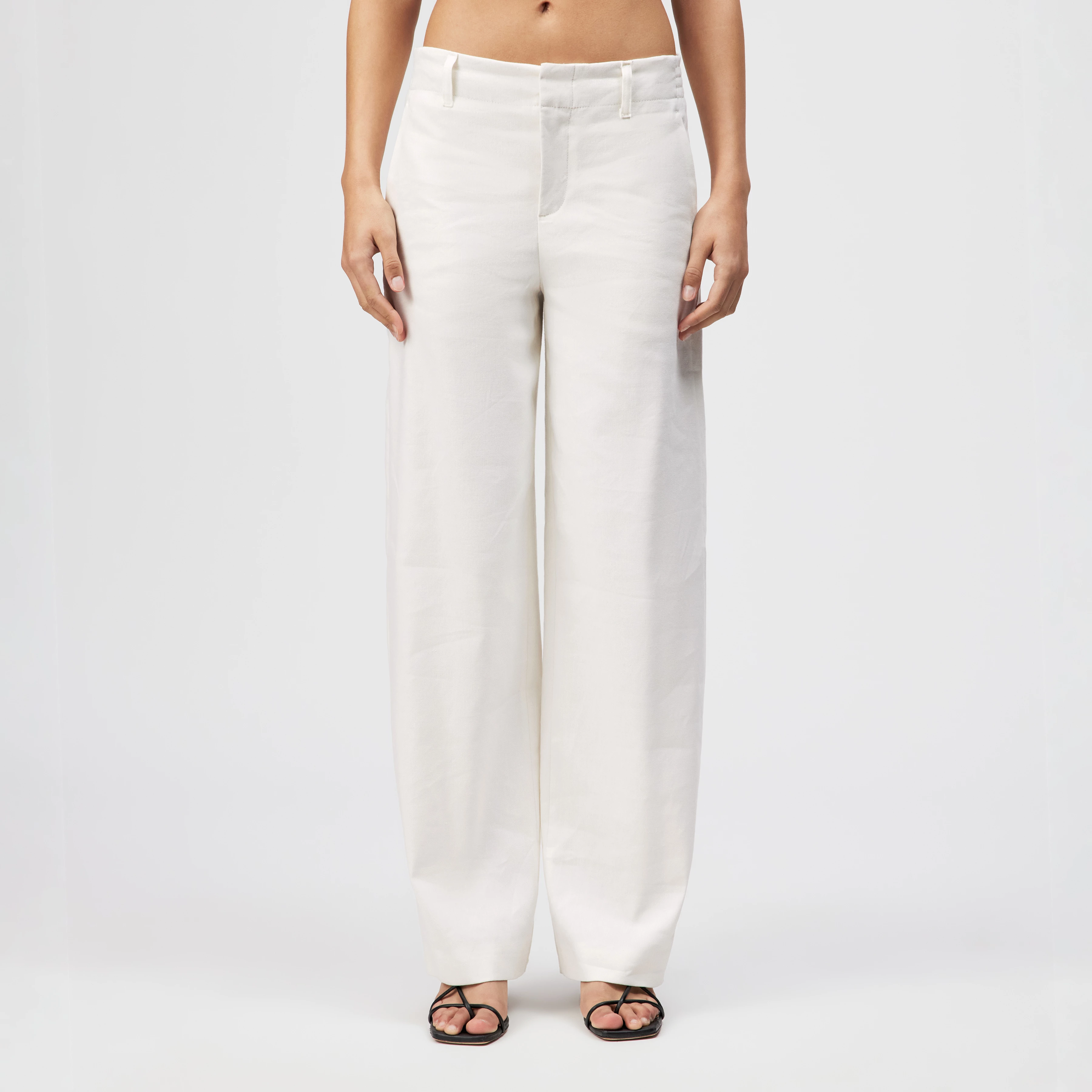DUTIFUL - Wide trousers in linen blend - women - off white - Frontansicht