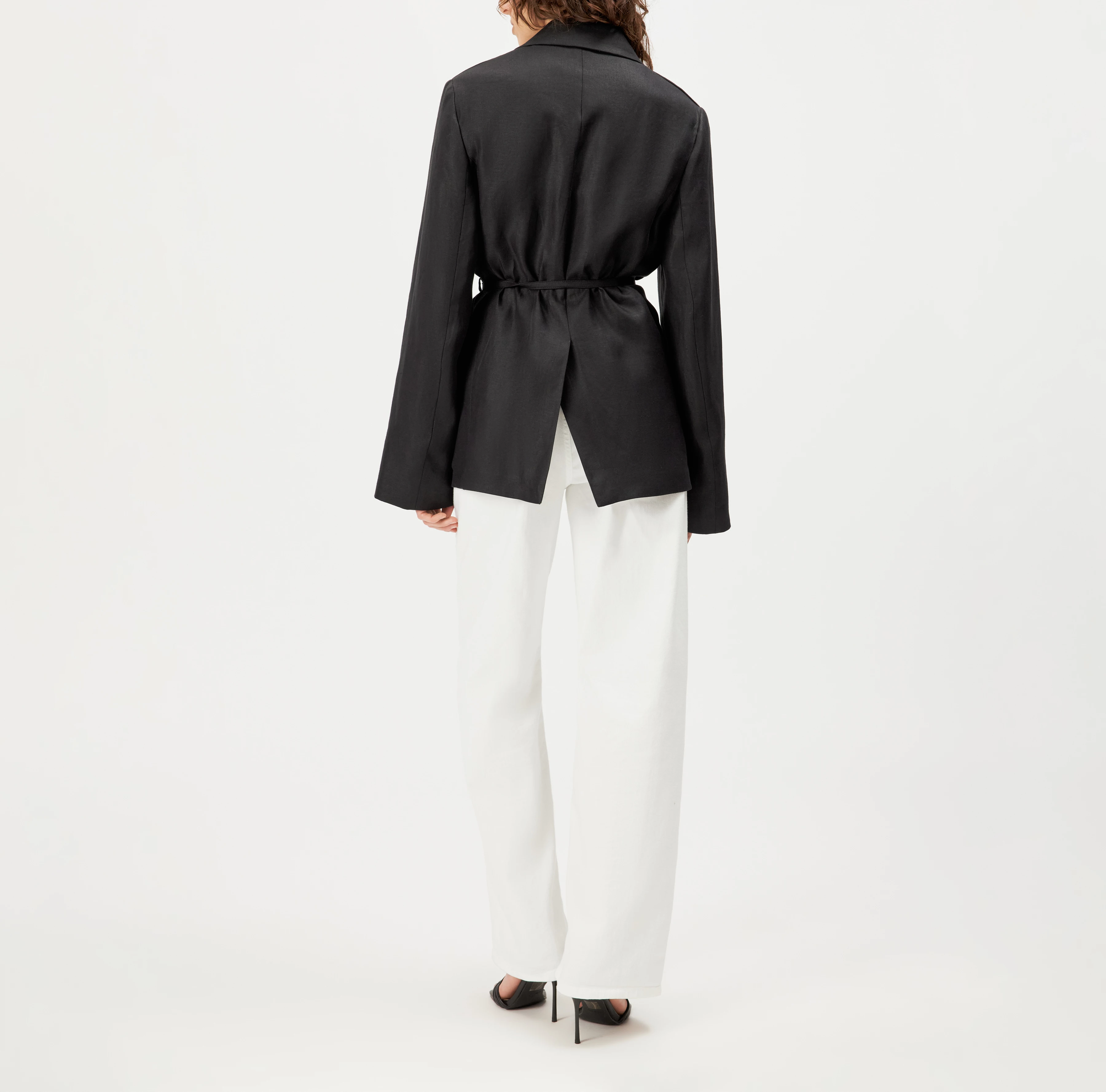 WINCHAM - Pure linen blazer with tie belt - women - black - Rückansicht