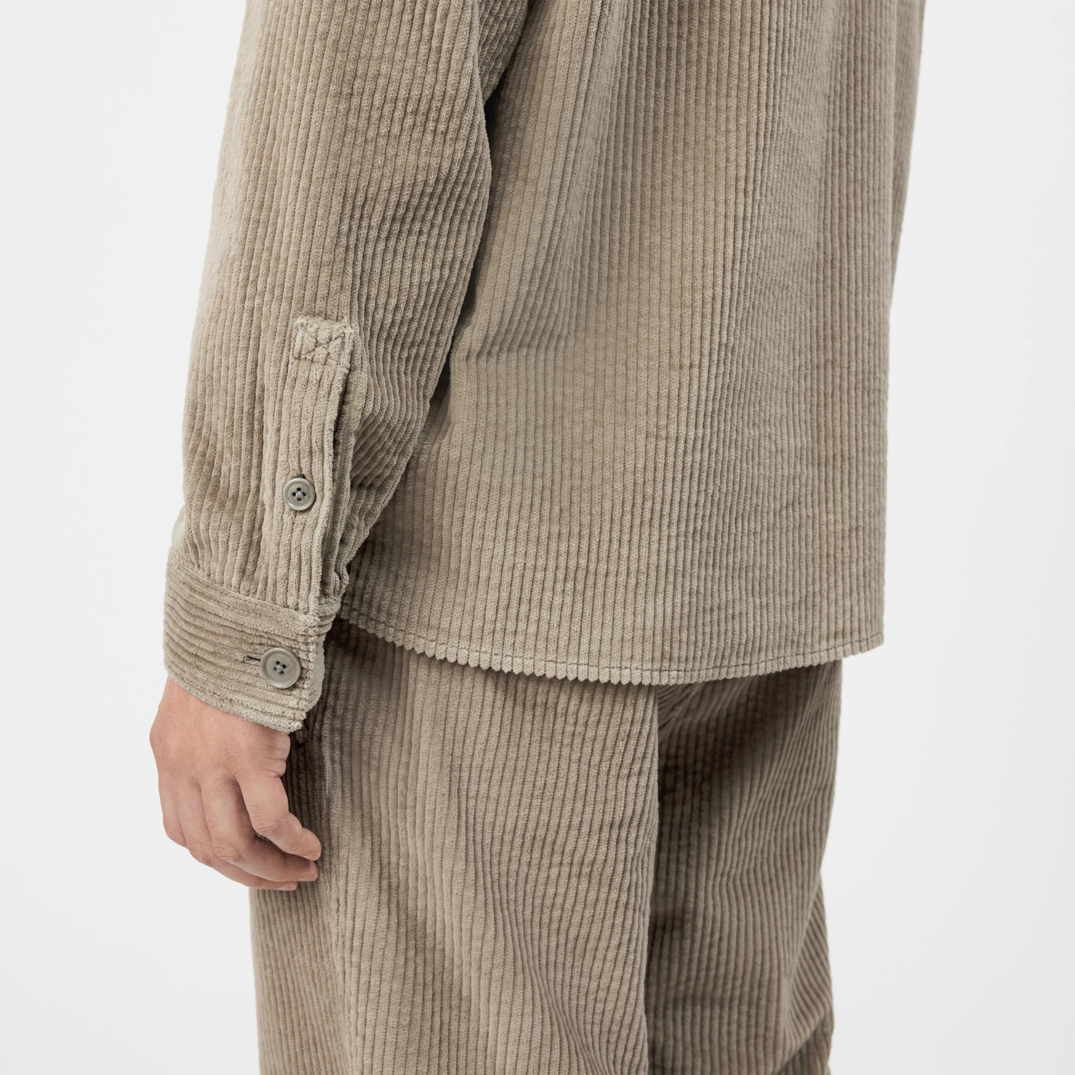 LIEWA - Overshirt in Baumwoll-Breitcord - Herren - beige - Detailansicht am Model