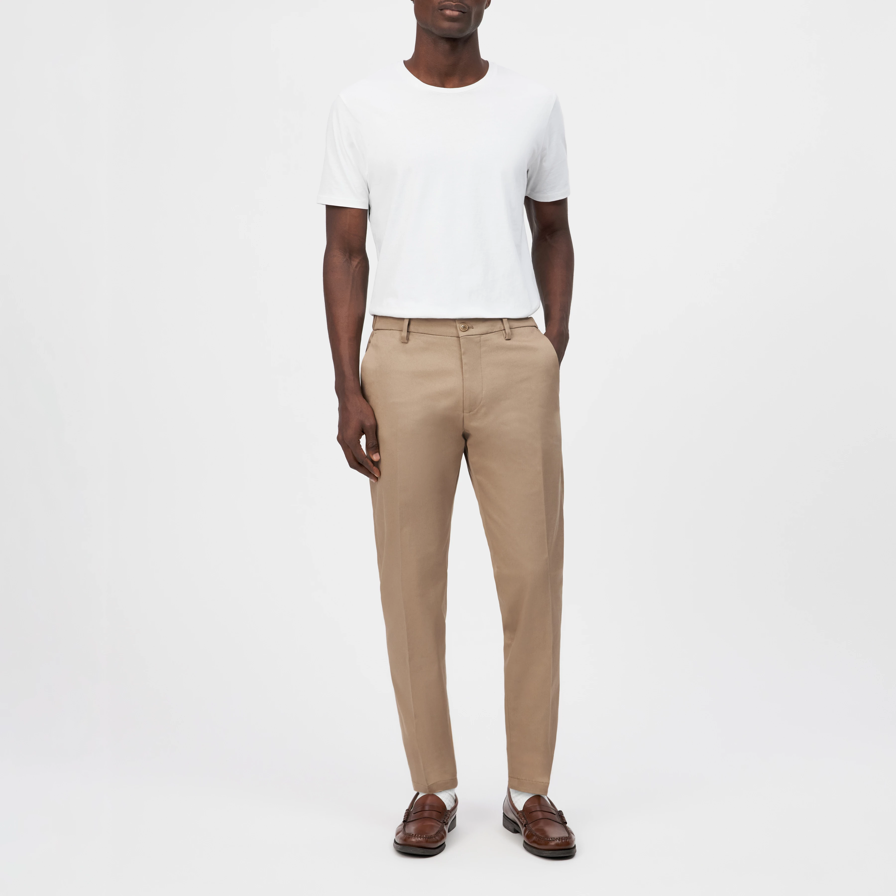 AJEND - Pantalon confectionné en gabardine de coton - men - marron - Ganzkörper-Frontansicht