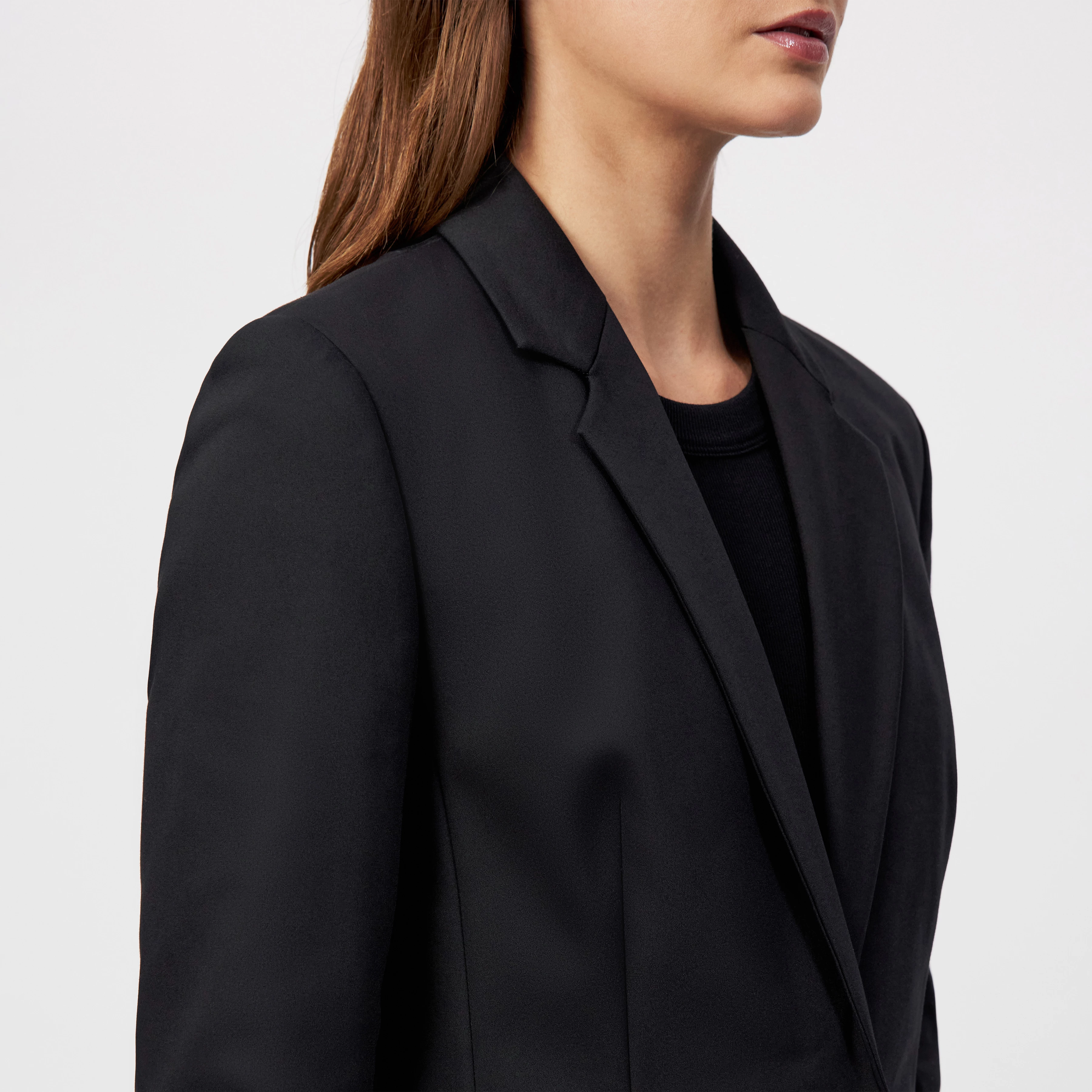 GOLDERS - Klassischer Einknopf Blazer in Technostretch-Satin - Damen - schwarz - Detailansicht am Model