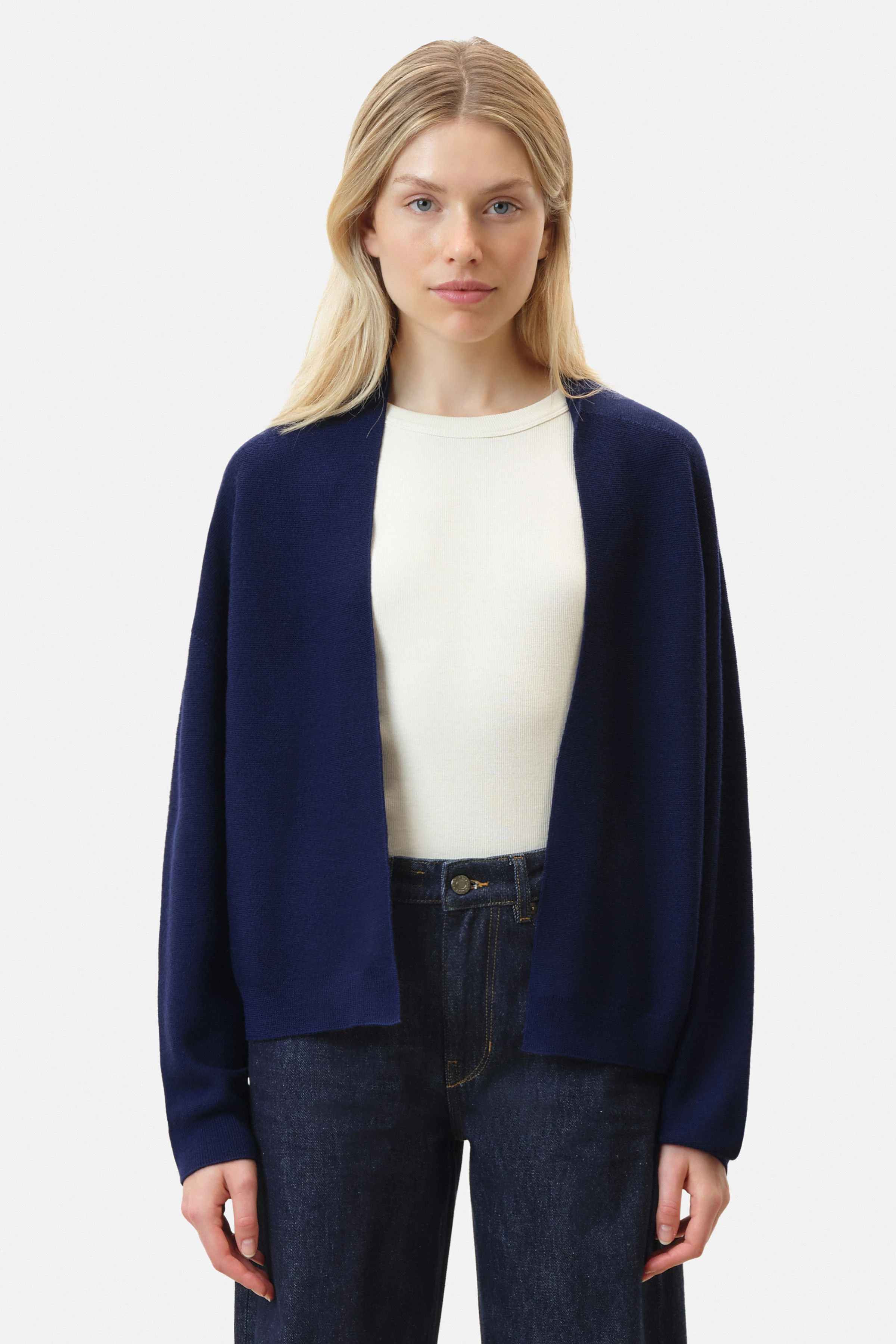 MIRALA - Strickjacke in Merinowolle - Damen - blau - Frontansicht