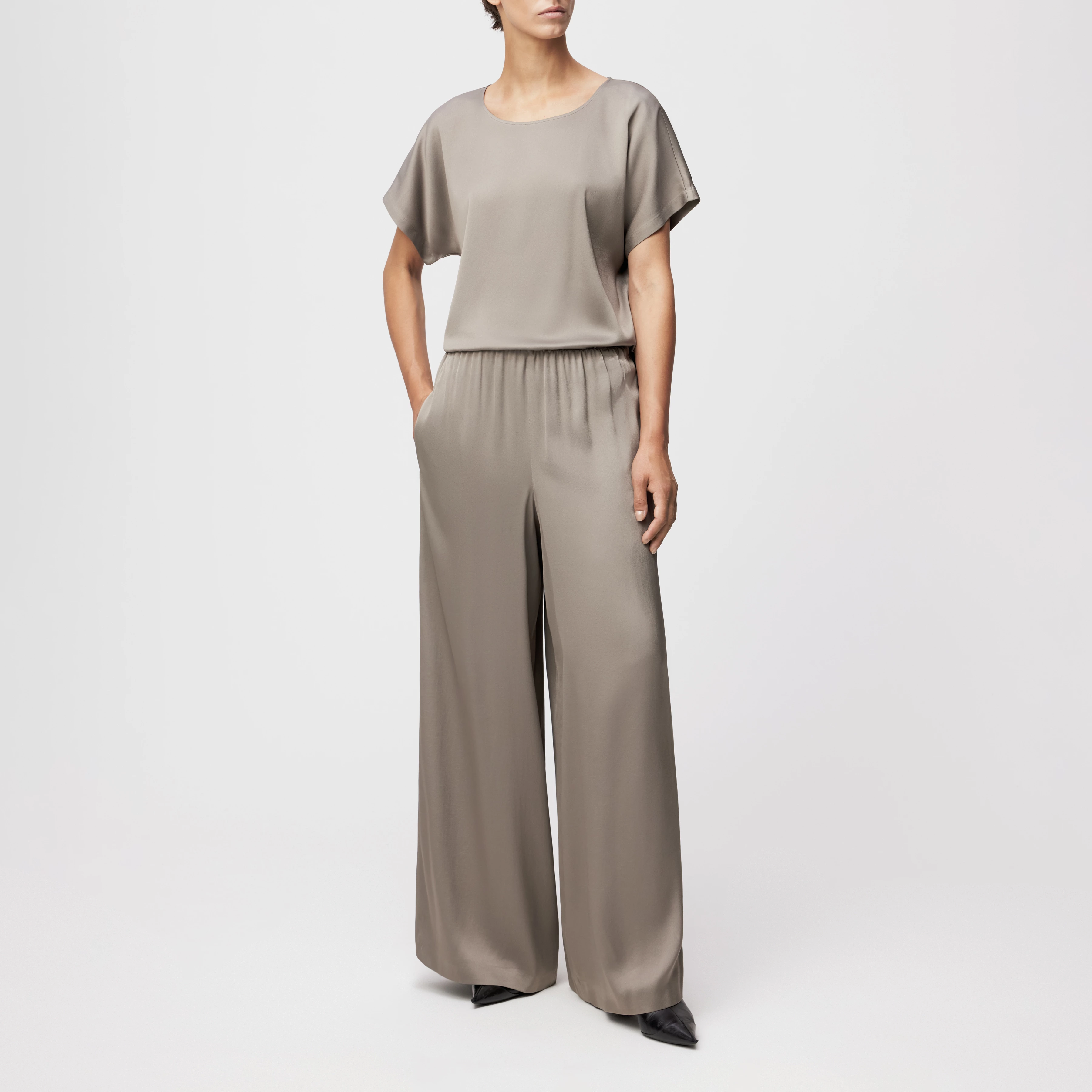 TWEEZER - Wide trousers in satin - women - beige - Ganzkörper-Frontansicht