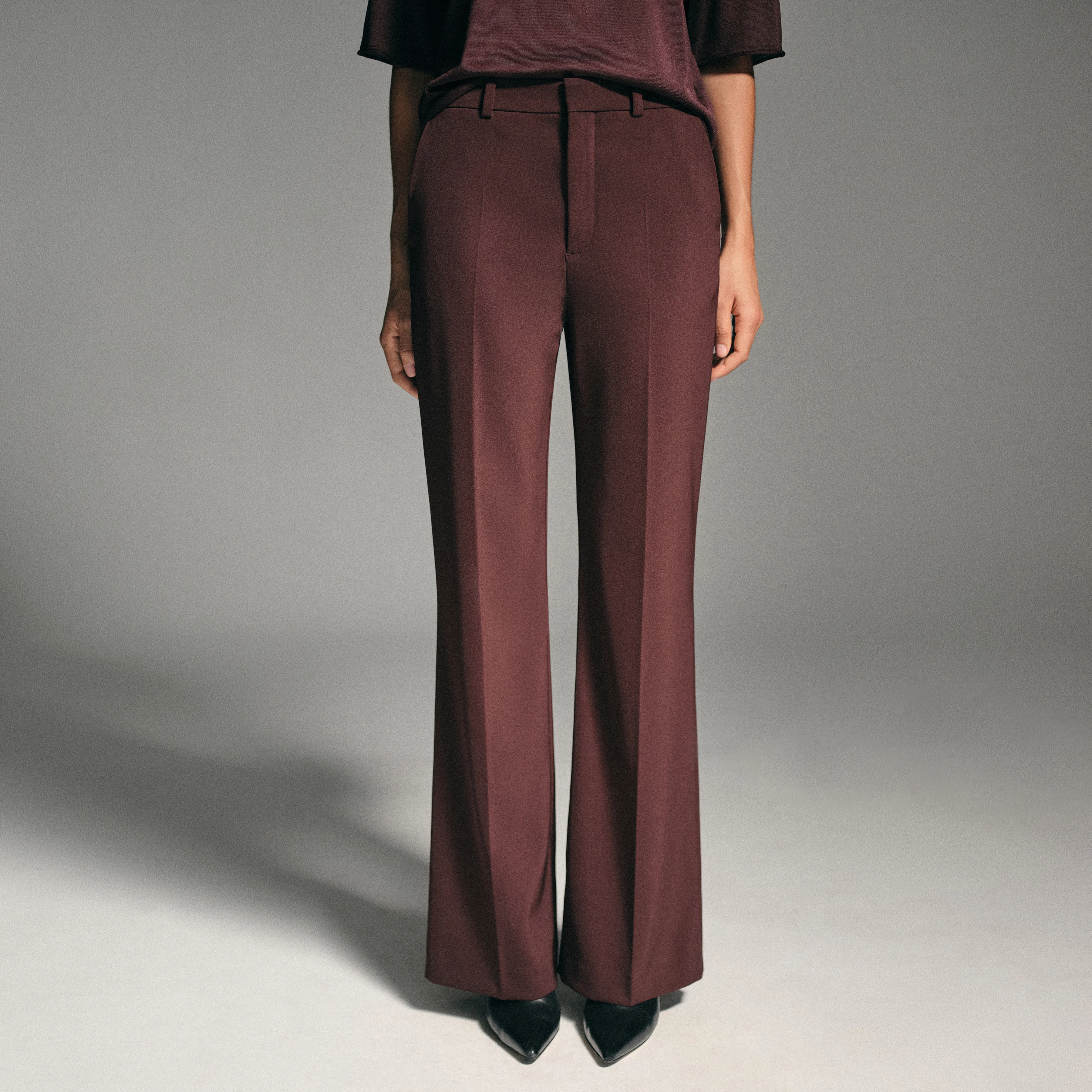 ARGUE - Hose mit Flared Leg in Techno-Twill - Damen - rot