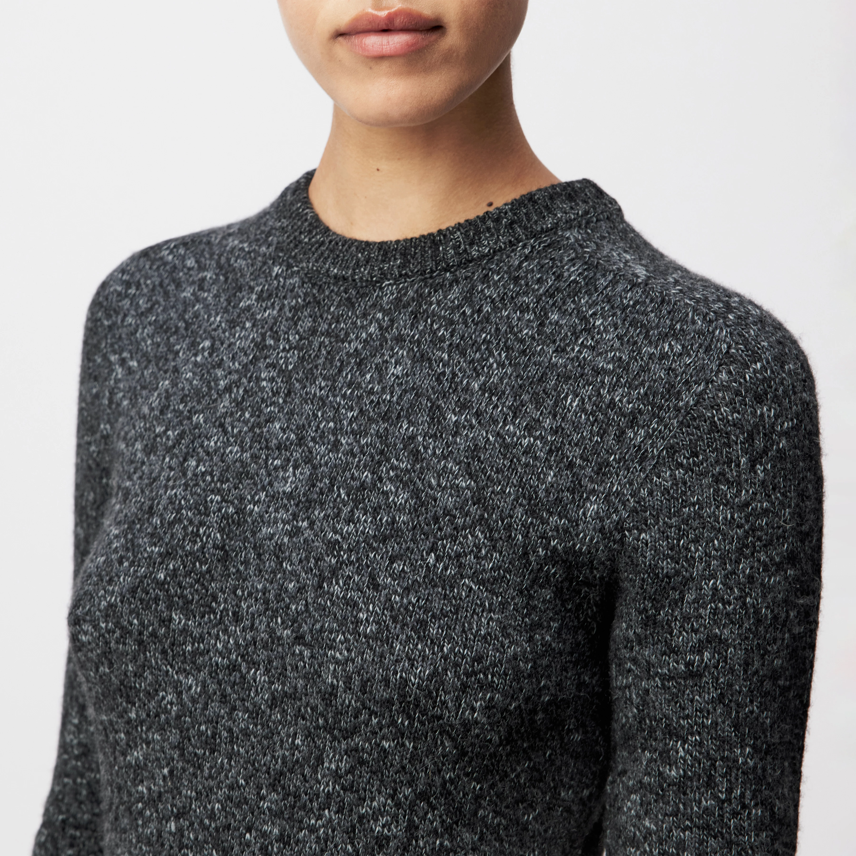 BRIANNA - Knitted dress in wool-cotton blend - women - grey - Detailansicht am Model