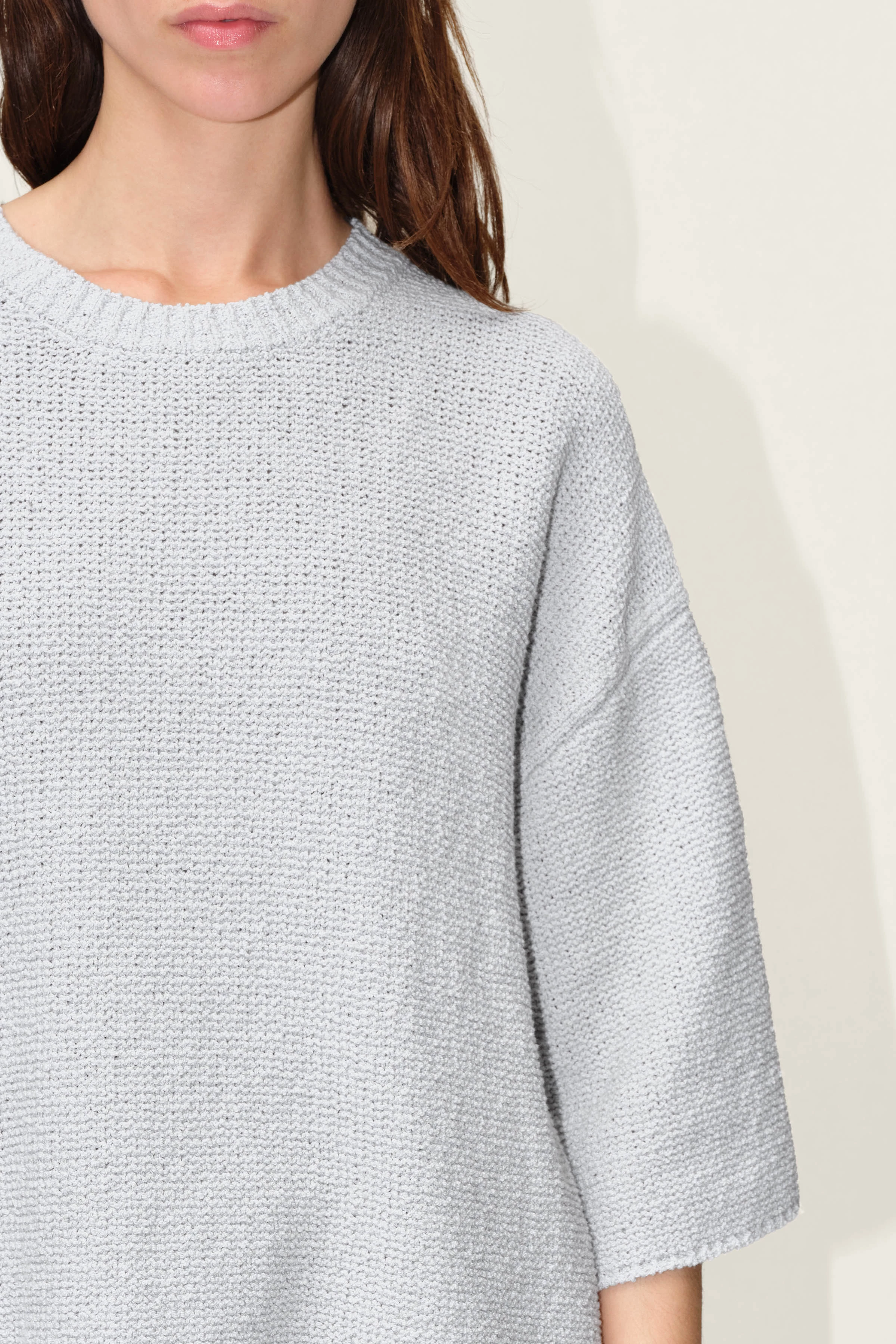 NILAY - Forkortet oversize strikket T-shirt - women - grå - Seitenansicht