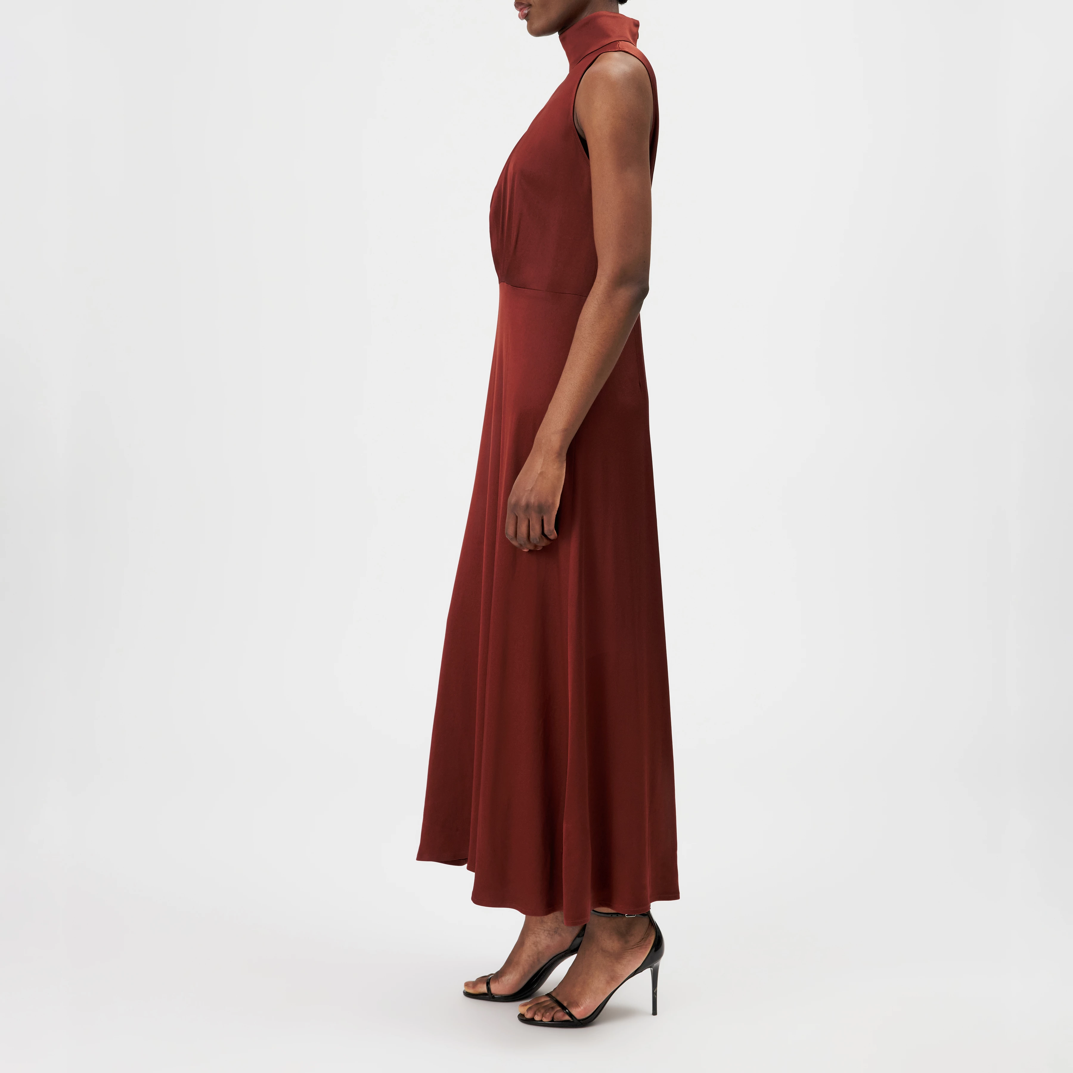 AMABEL - Satin maxi dress with stand-up collar - women - red - Seitenansicht