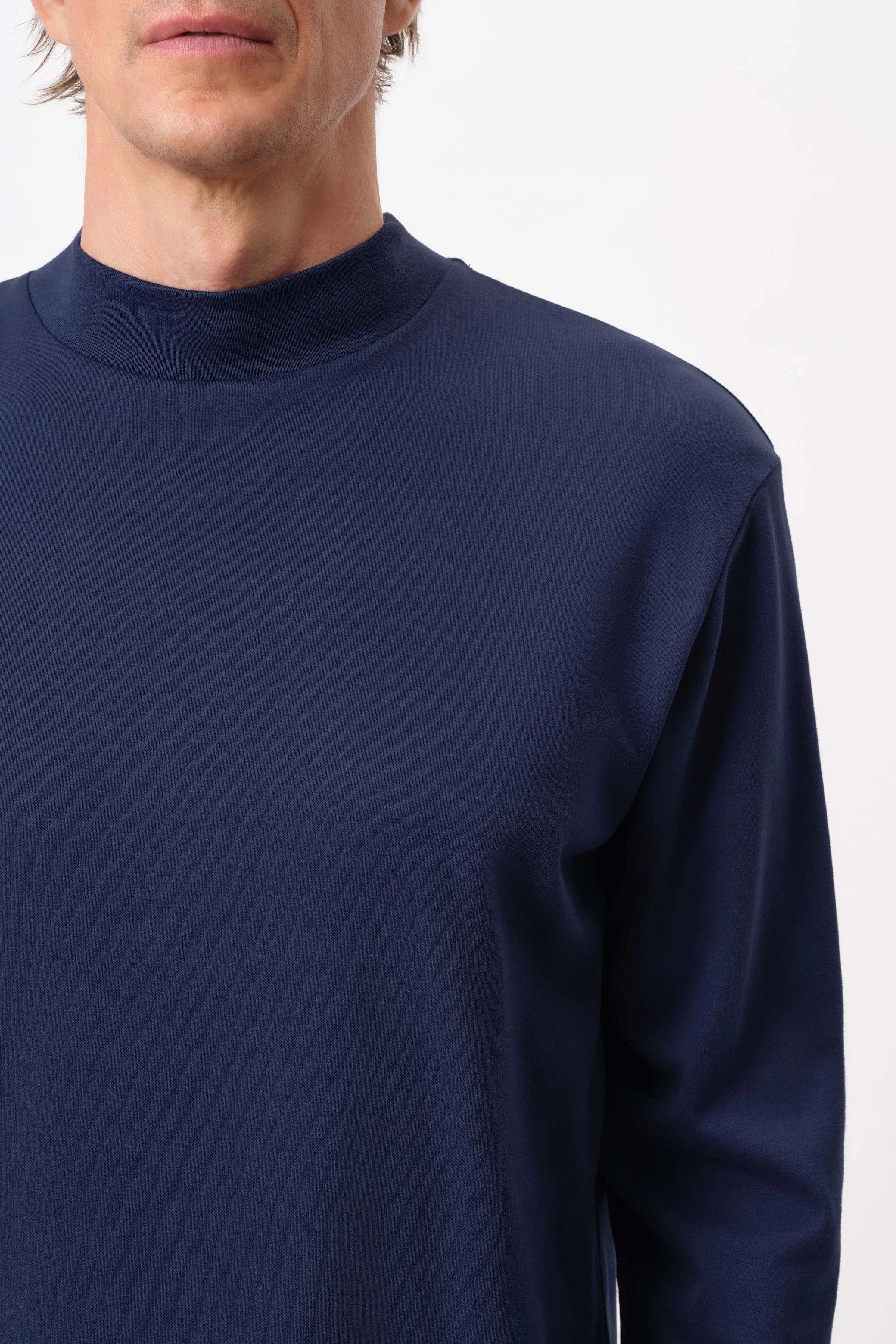 MORITZ - longsleeve with stand-up collar in cotton - men - blue - Seitenansicht