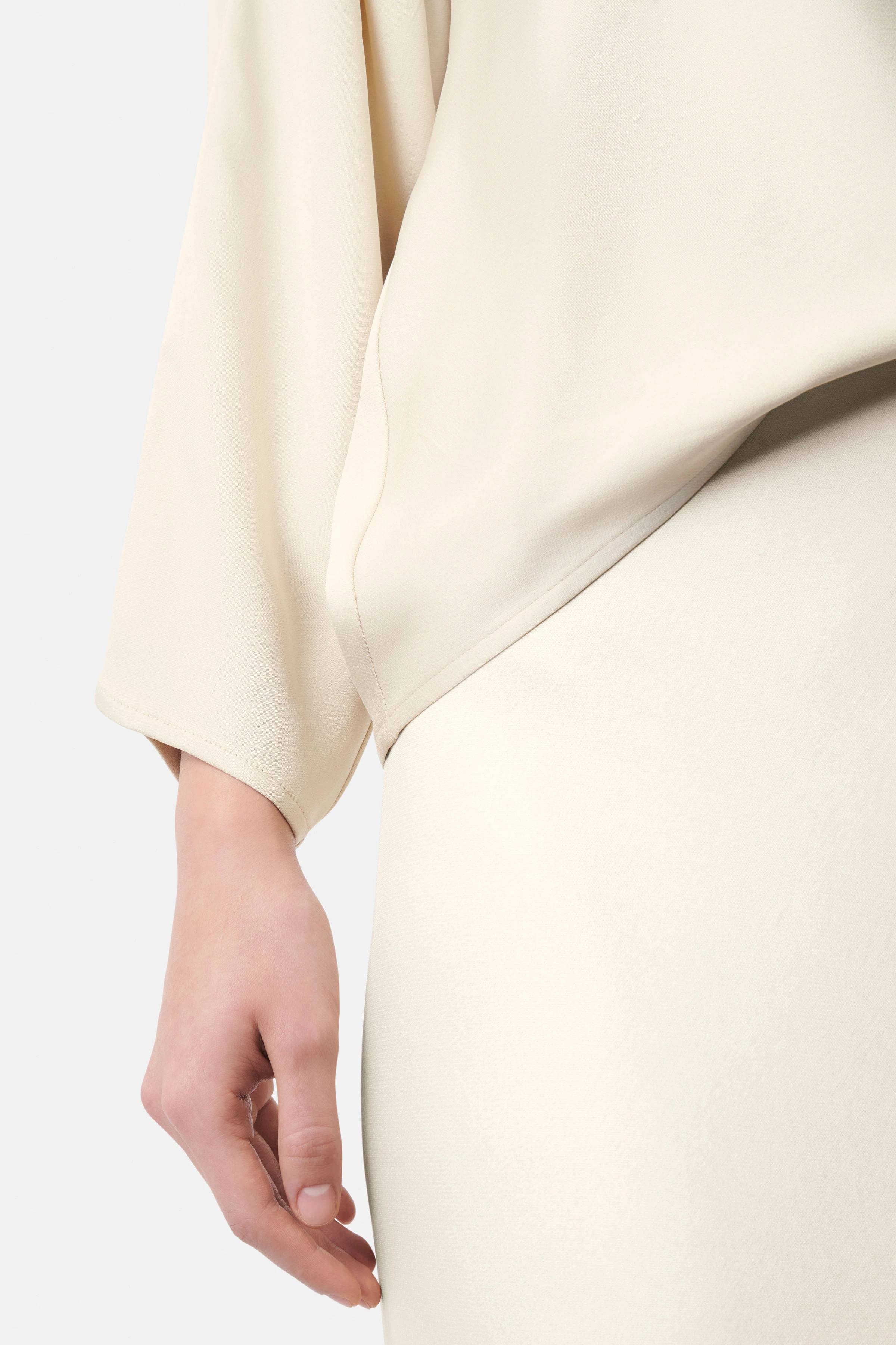 NEVIDA - maxi length slip skirt in satin - women - beige - Seitenansicht