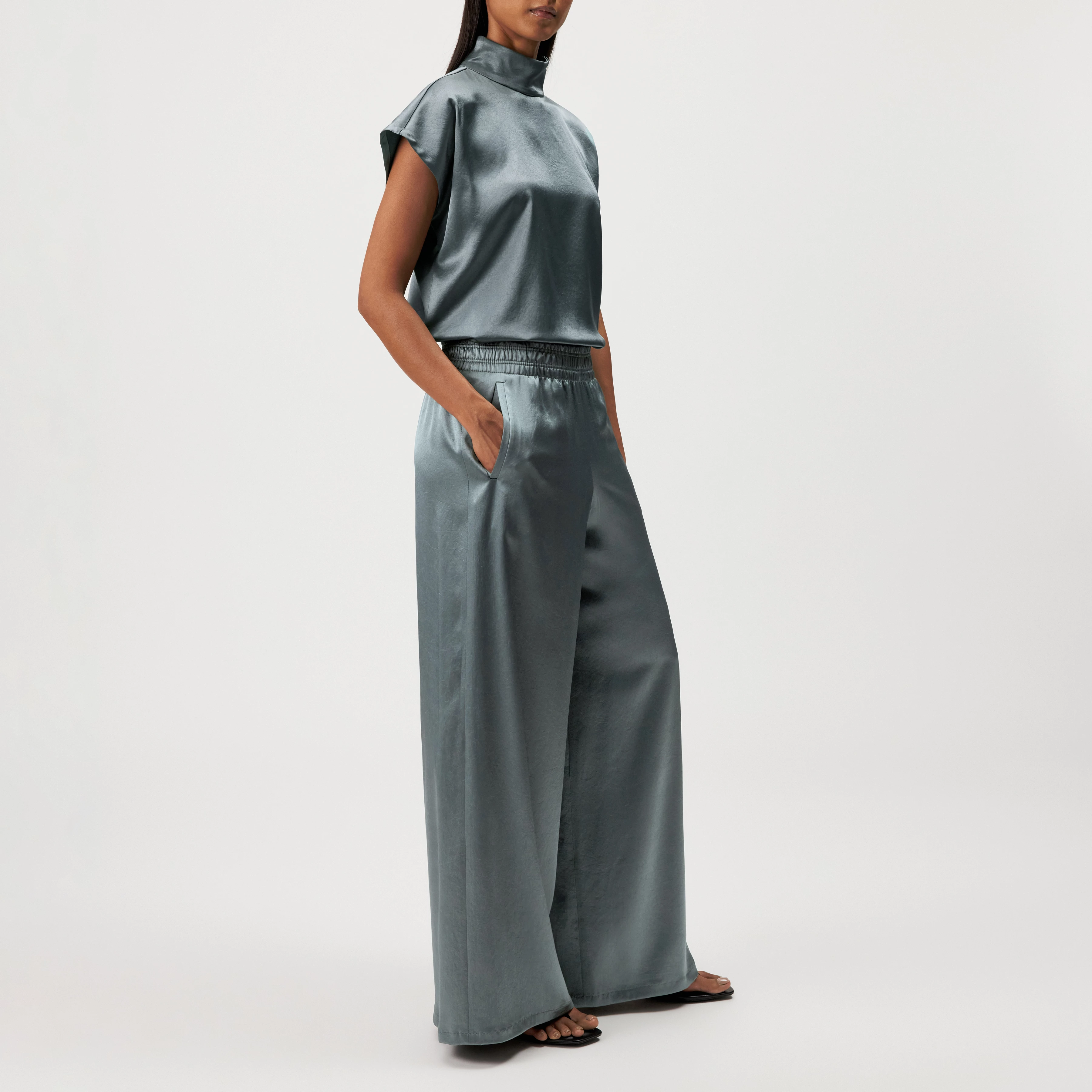 CEILING - Pantalon large en satin fluide - women - vert - Seitenansicht