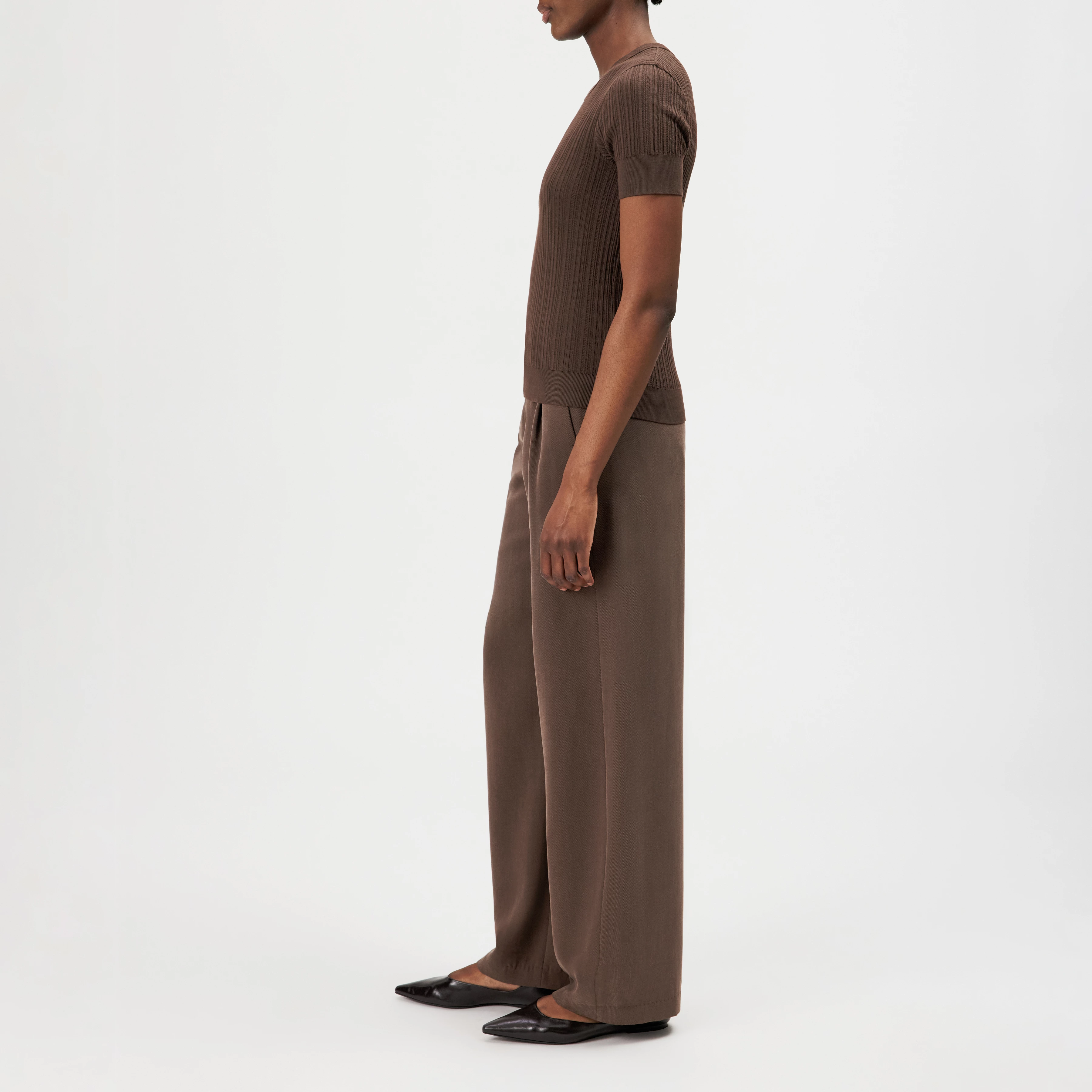 KOALY - Slim-fit T-shirt with openwork design - women - brown - Seitenansicht