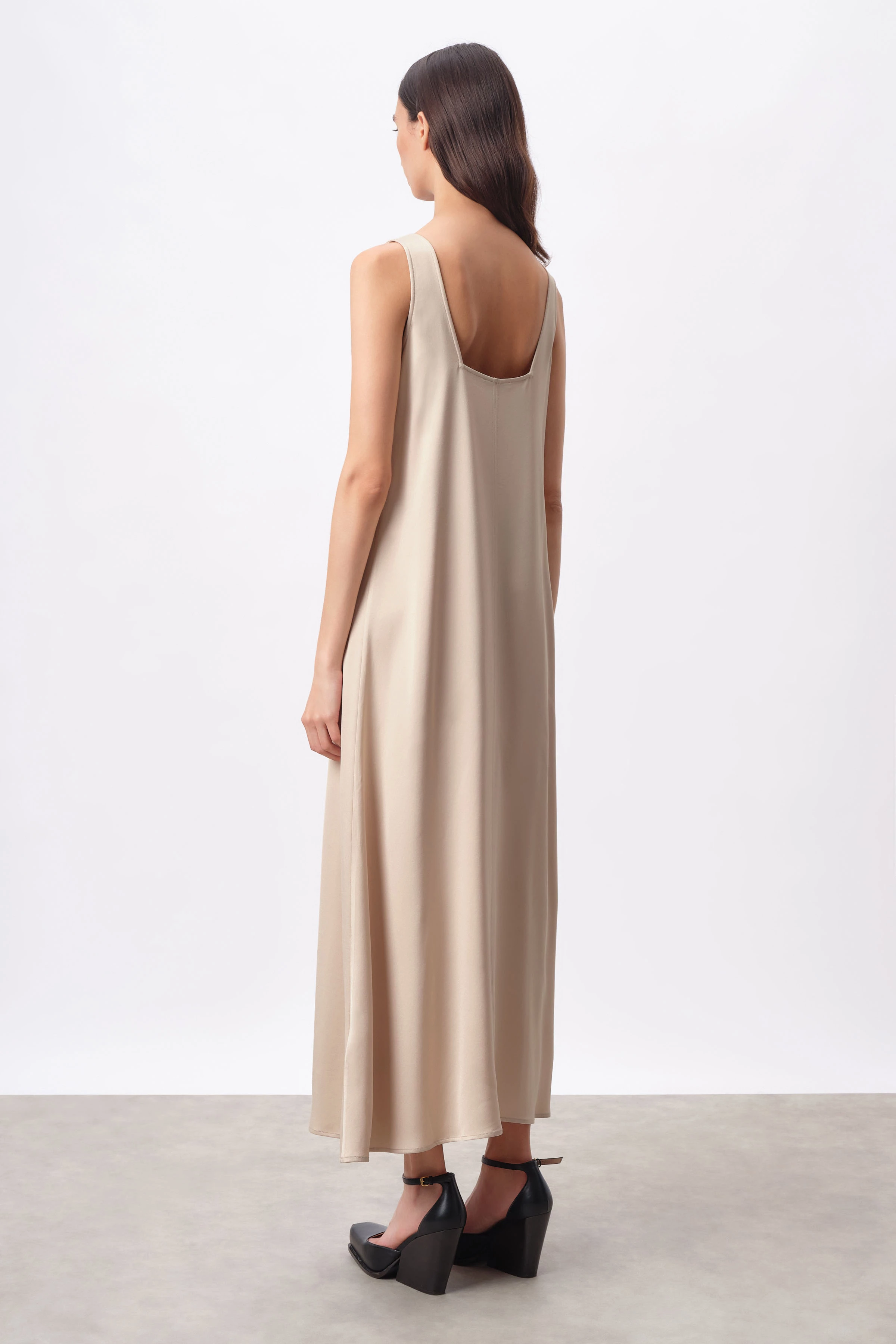 MAEVA - A-Linienkleid mit eckigem Ausschnitt in Satin - Damen - braun - Seitenansicht