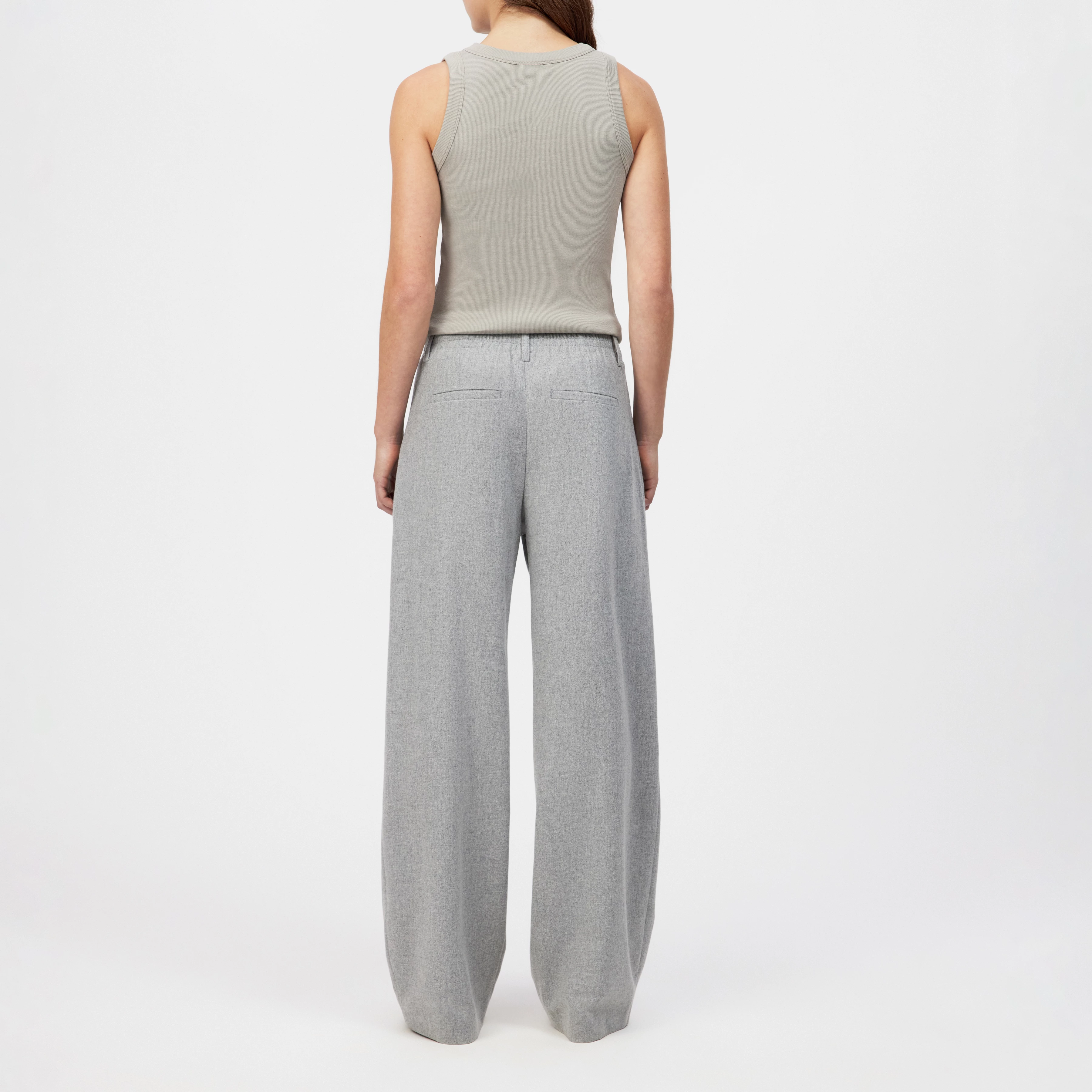 JEALOUS - Bundfaltenhose mit Barrel-Leg in Flanell - Damen - grau - Rückansicht