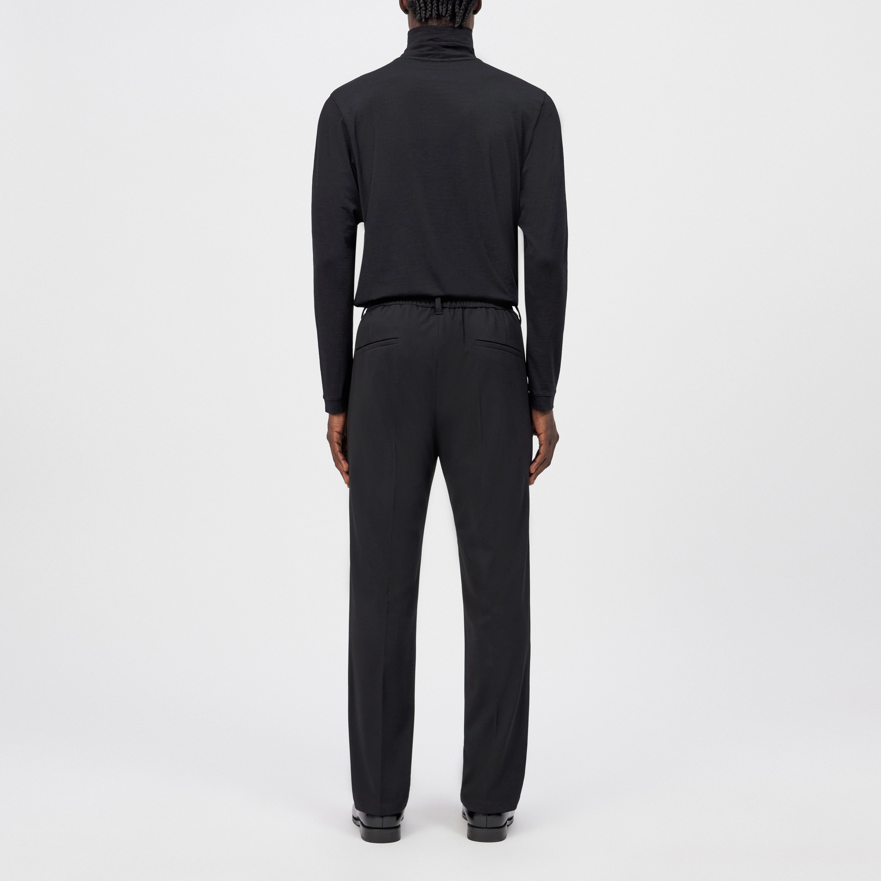 CHASY_RGLR - Casual trousers with pleats in nylon jersey - men - Natural Aluminium - Rückansicht