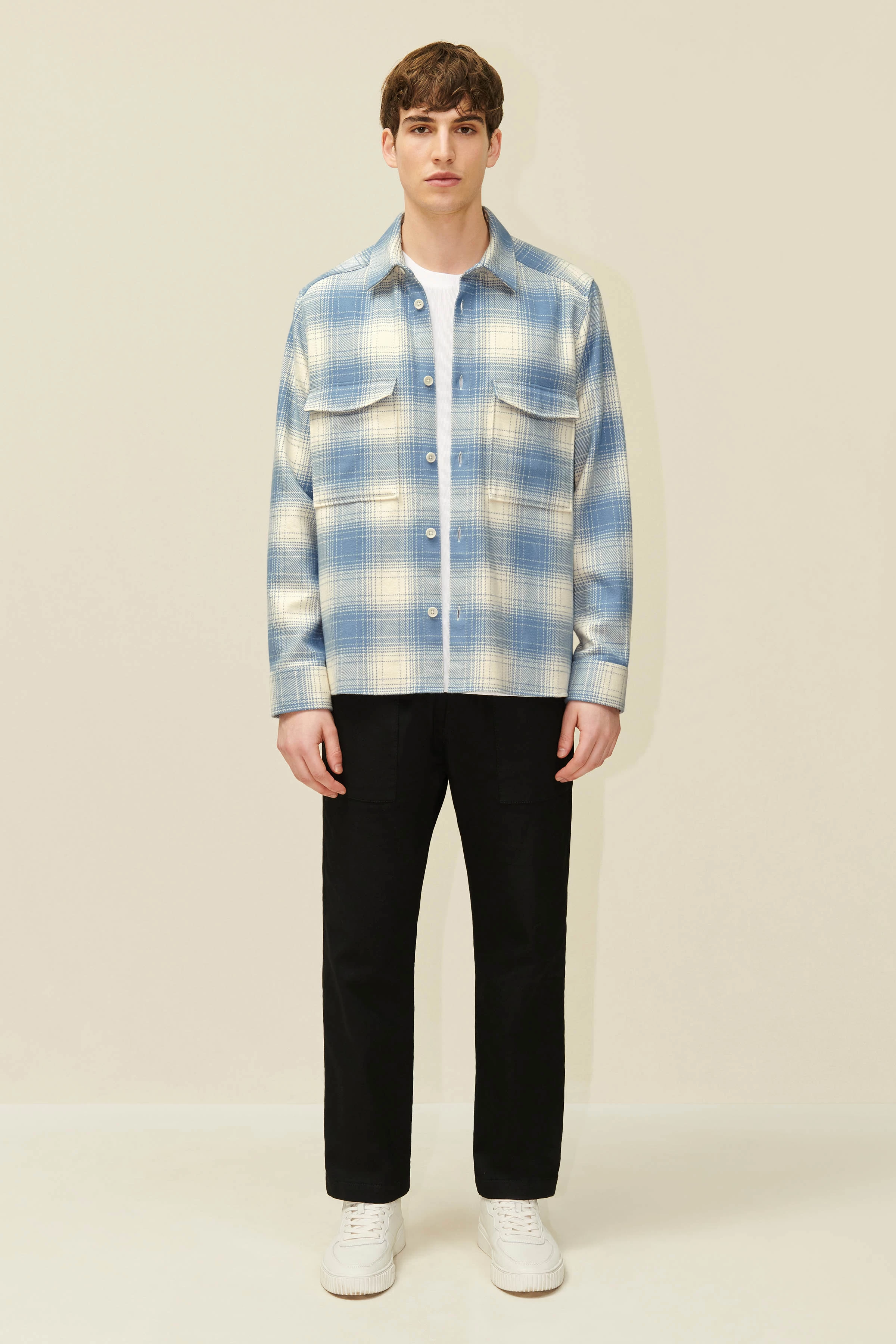 GUNRAY - Relaxed Fit Overshirt in heavy Flanell - Herren - blau - Ganzkörper-Frontansicht