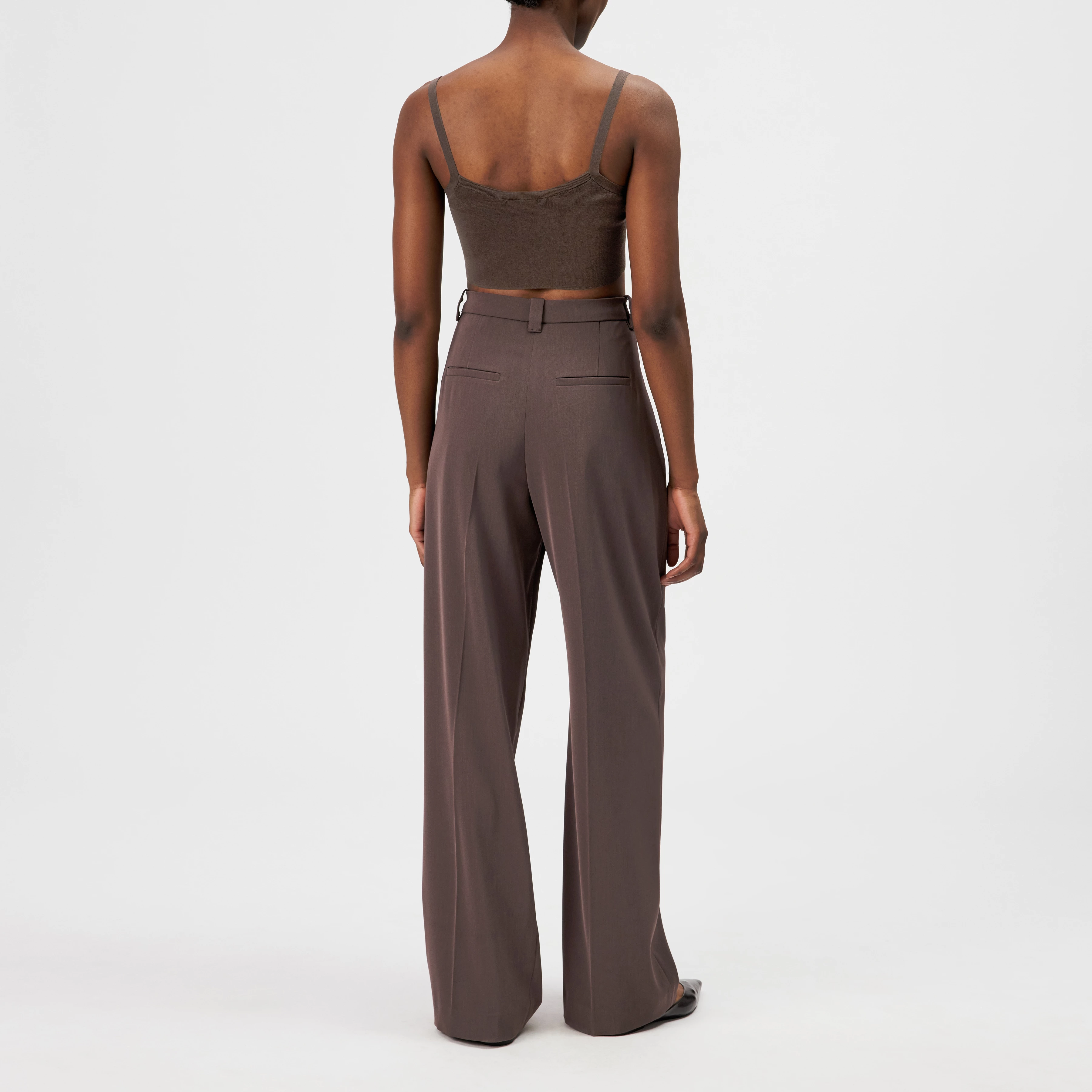 ADUCT - Techno twill straight-leg tailored trousers - women - brown - Rückansicht