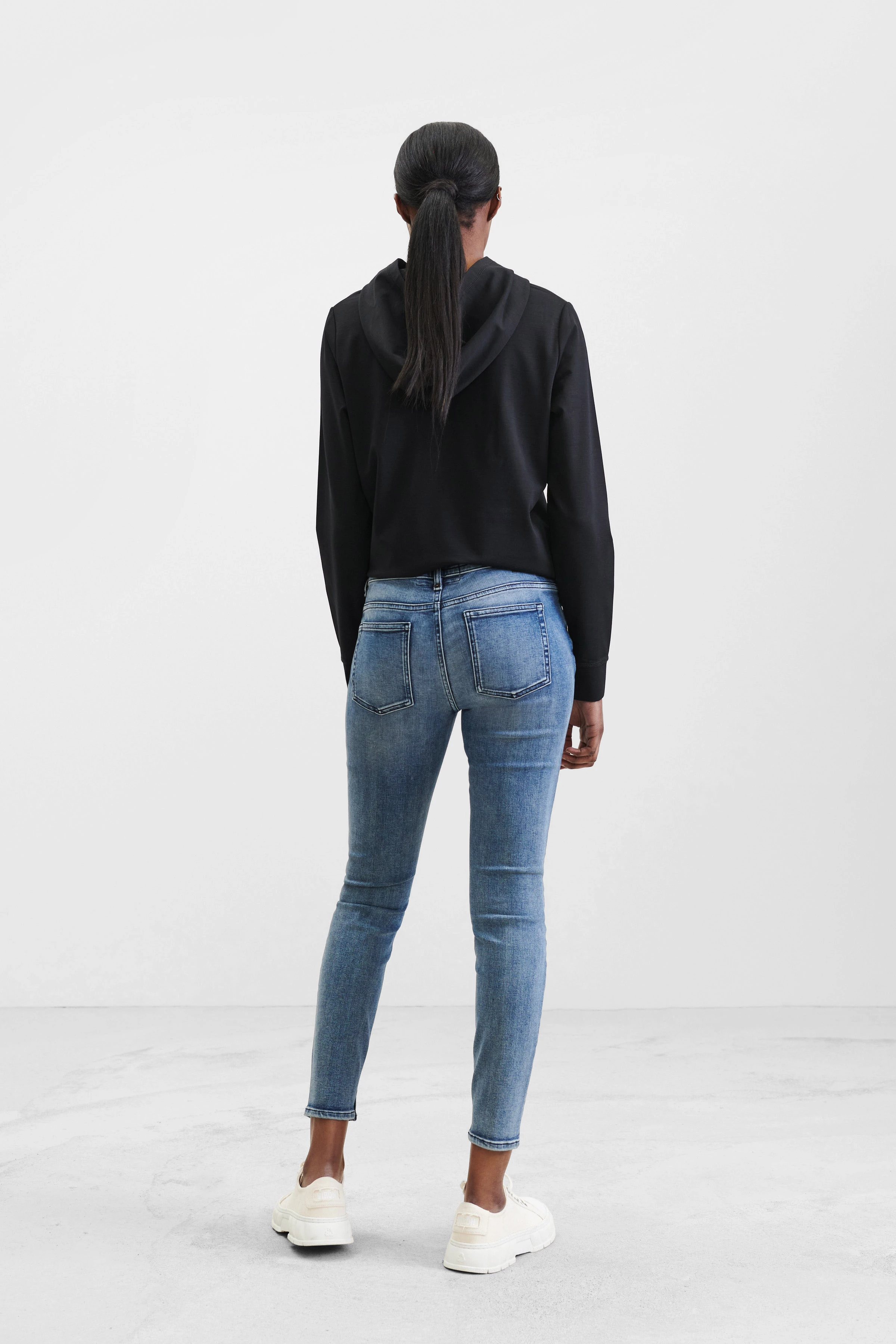 NEED - soft blue authentic washed Skinny Fit Jeans - women - blue - Rückansicht