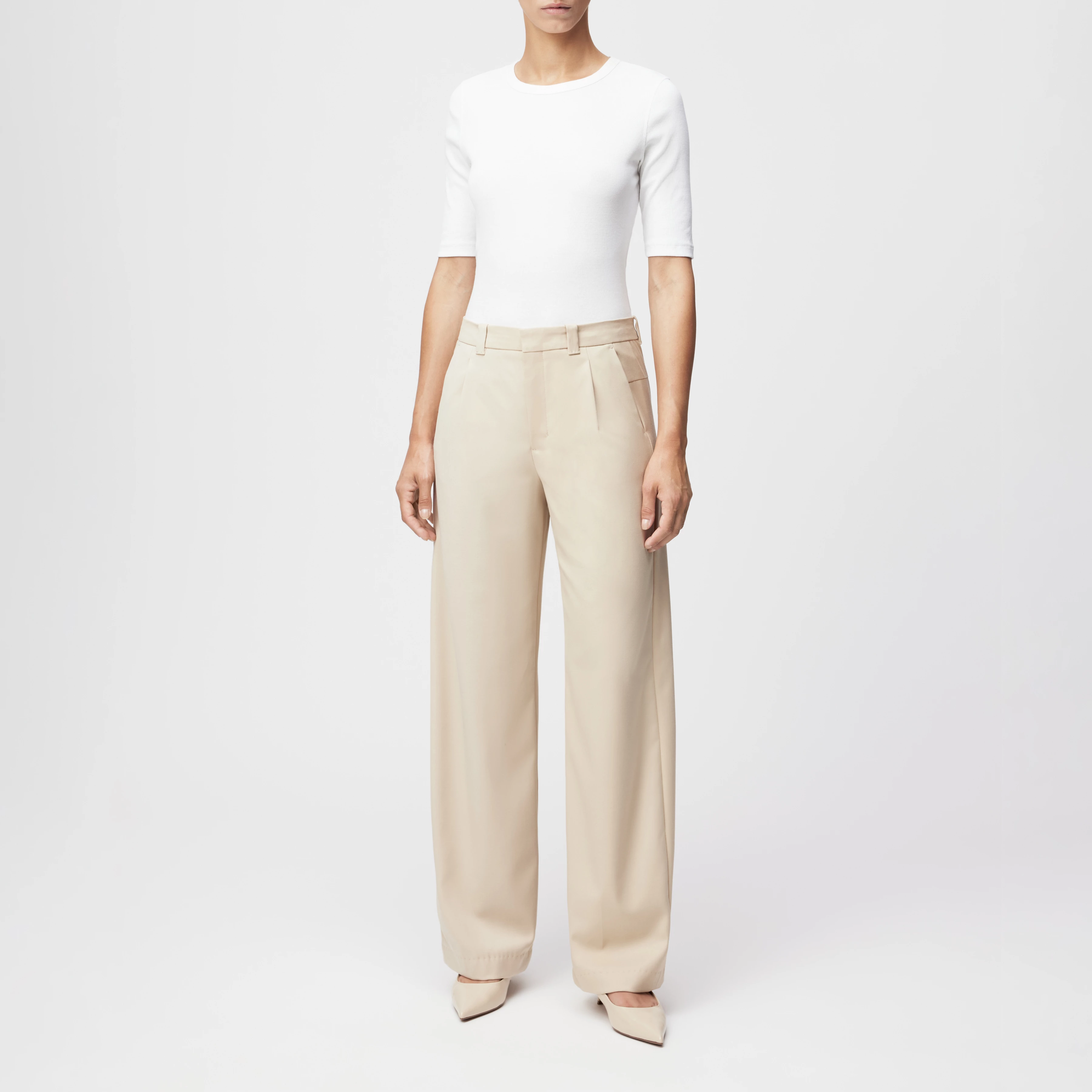 CRAWL - Bundfaltenhose in softem Flanell - Damen - beige - Ganzkörper-Frontansicht