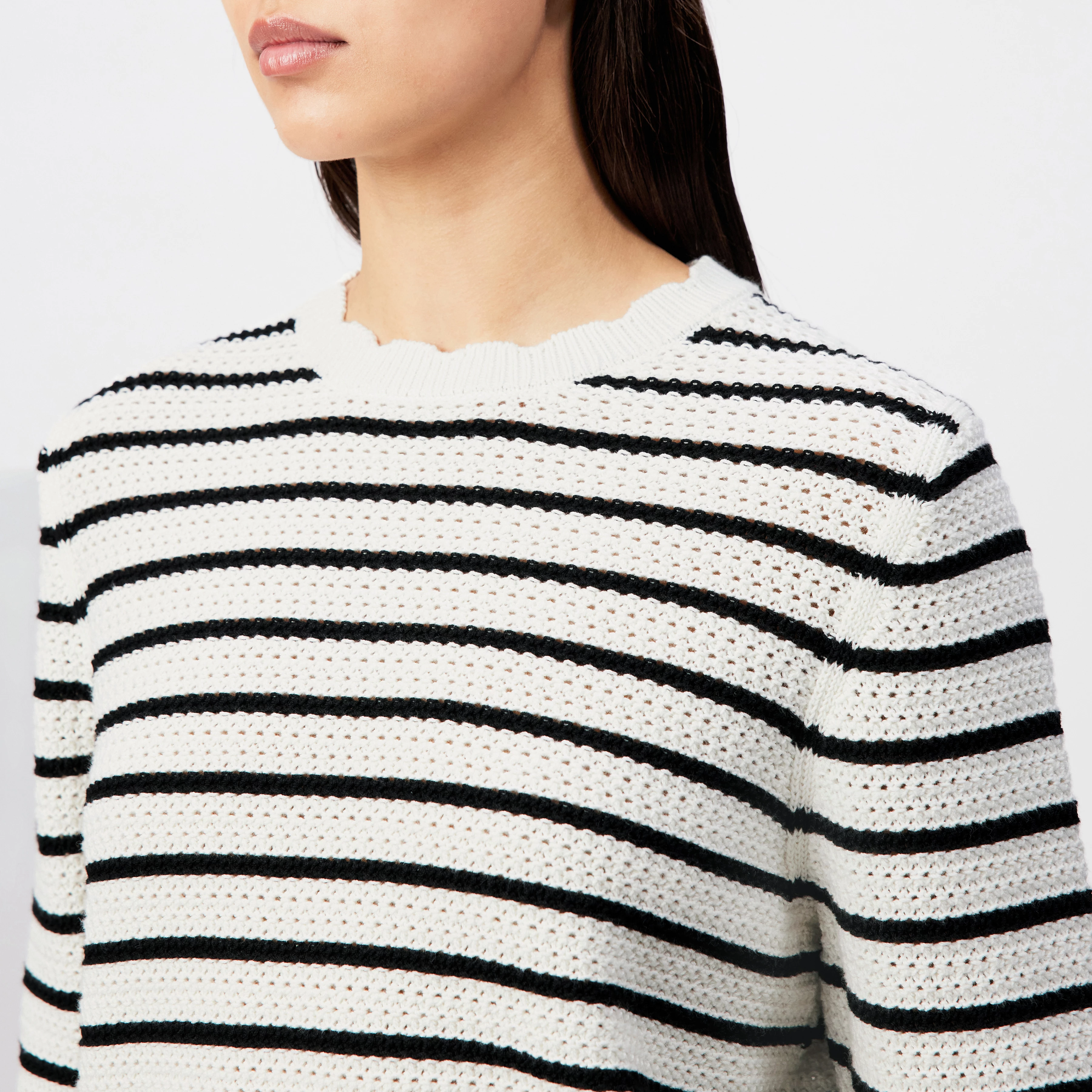 VILSA - Striped jumper in pure cotton - women - off white - Detailansicht am Model