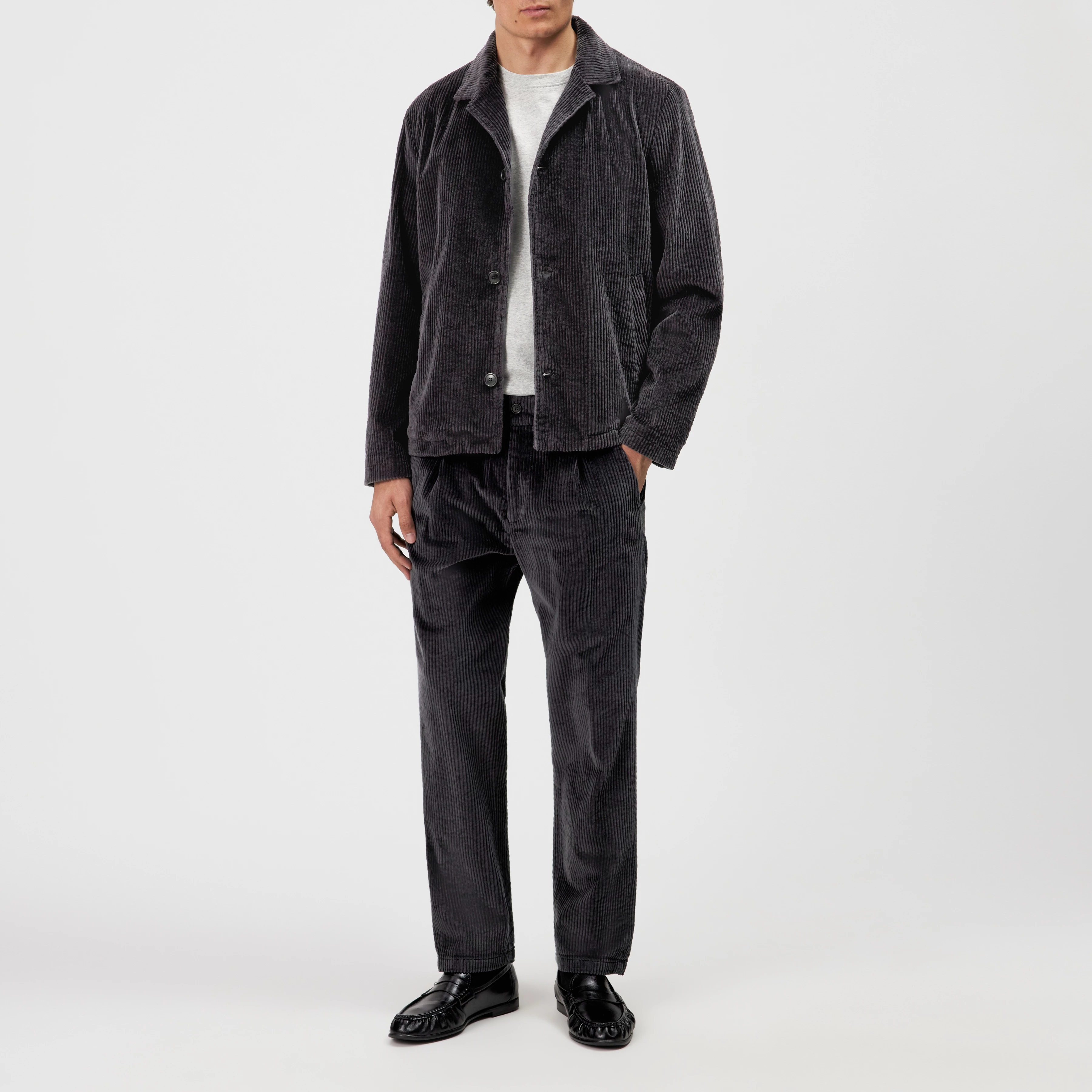 CHASY_RGLR - Casual Hose mit Bundfalte in Jumbo Cord - Herren - grau - Ganzkörper-Frontansicht