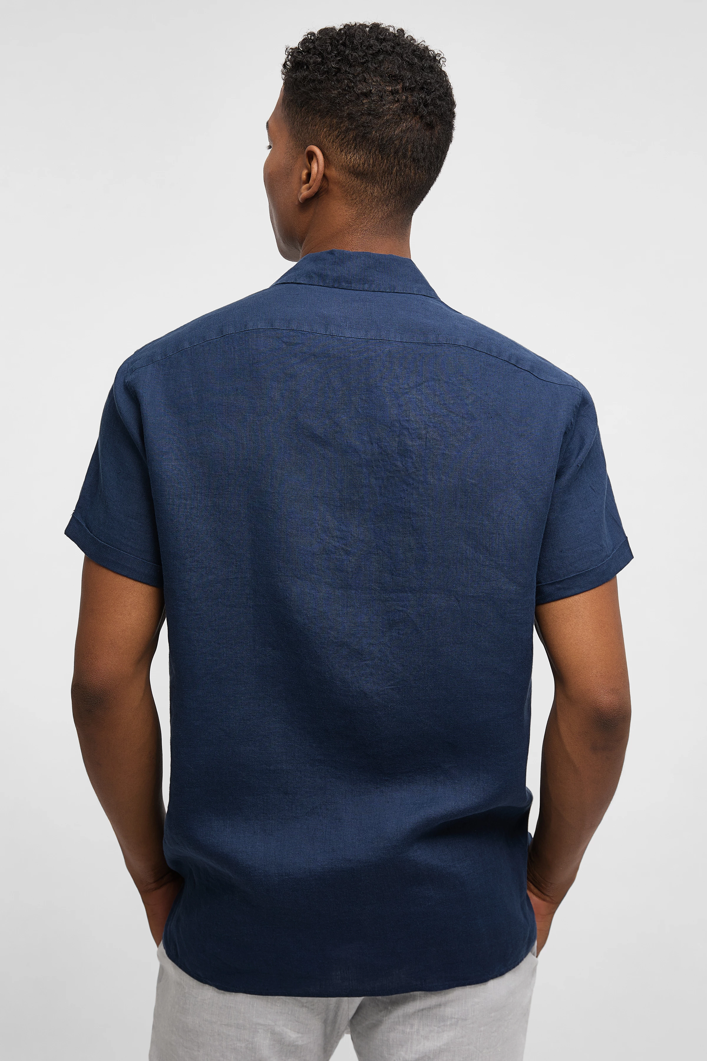 BIJAN - camp collar short sleeve shirt in linnen - men - blue - Rückansicht