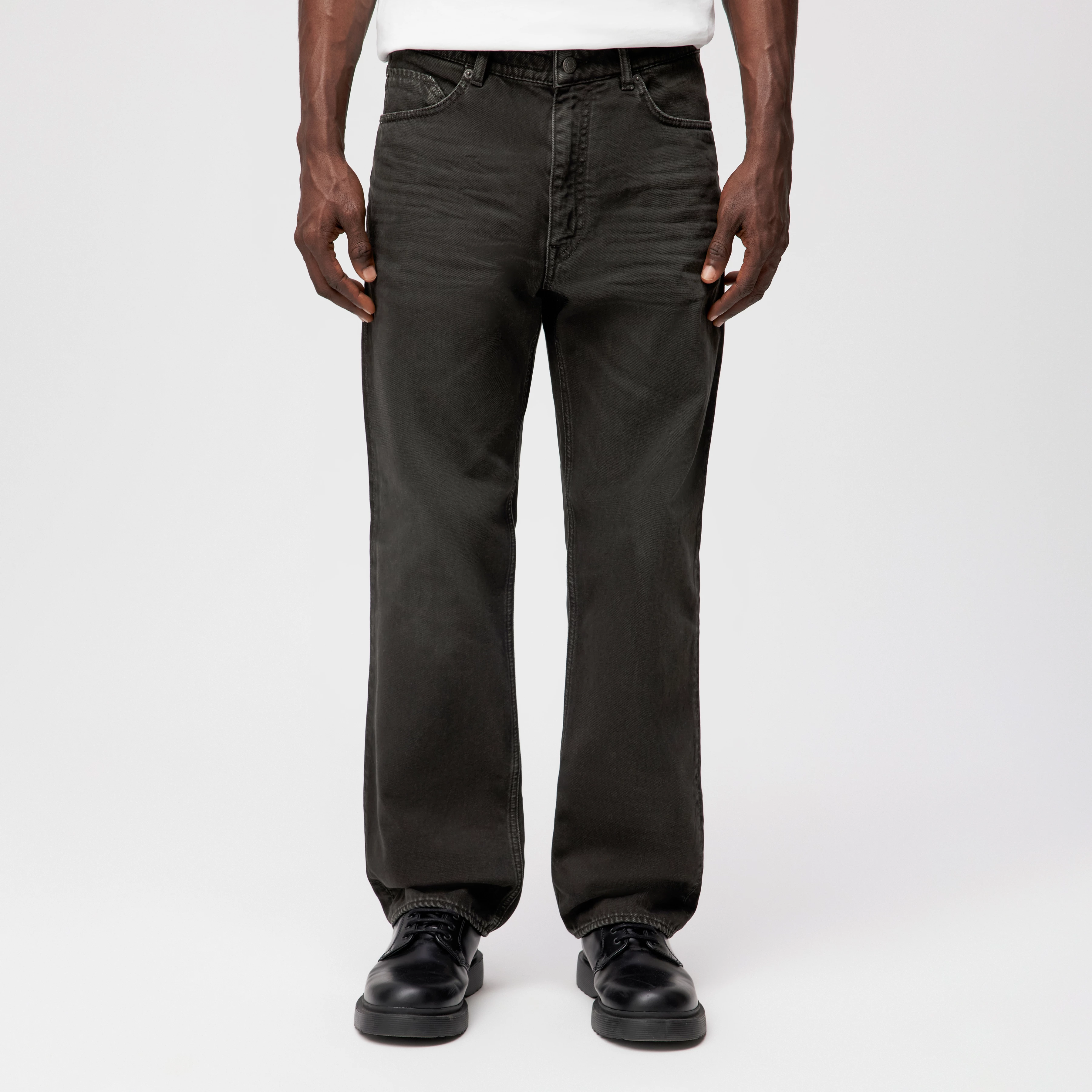 BAGGZY - Relaxed Fit Jeans in Dark-Brown Denim - Herren - braun - Frontansicht