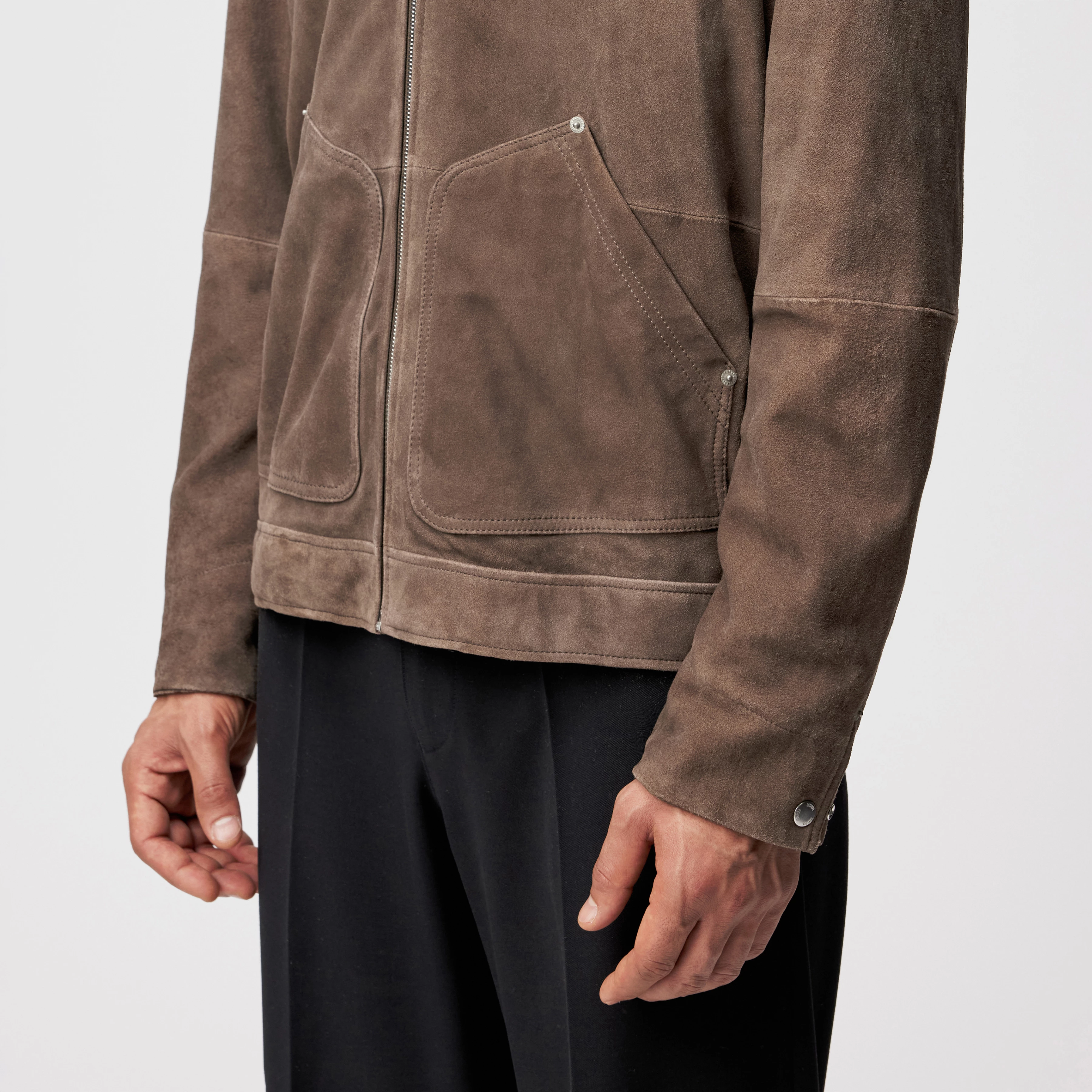 RIKALO_2 - Workwear Jacke in Velours Leder - Herren - braun - Detailansicht am Model