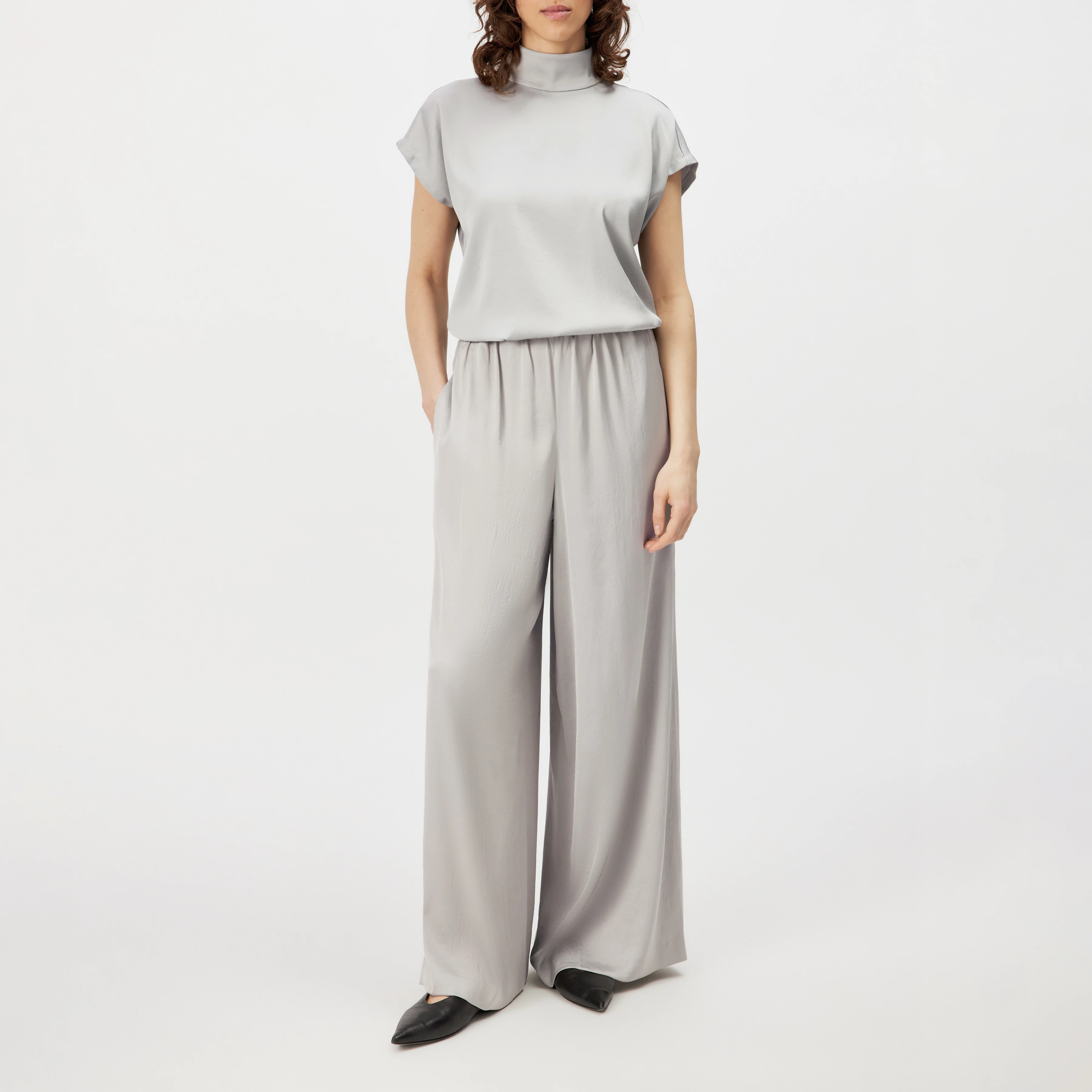 TWEEZER - Wide trousers in satin - women - grey - Ganzkörper-Frontansicht