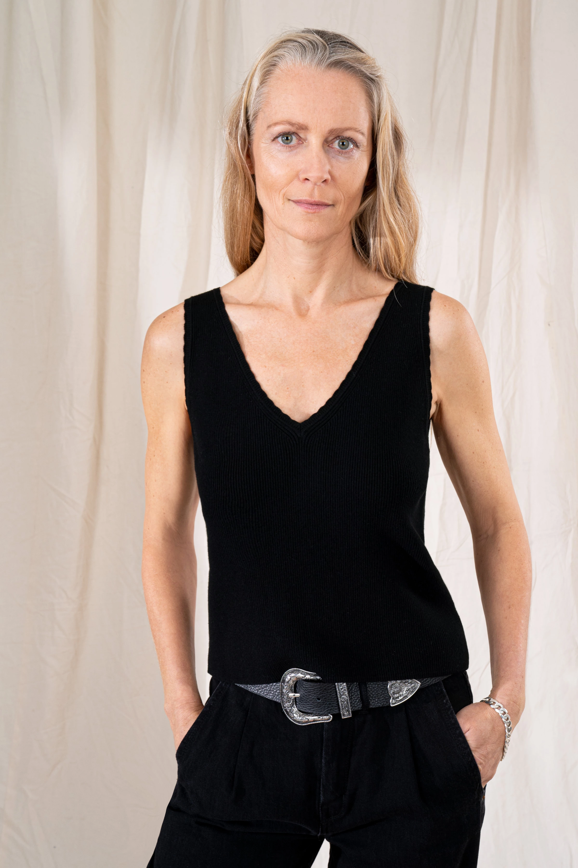 DJUNA - stricktop - women - black - Frontansicht