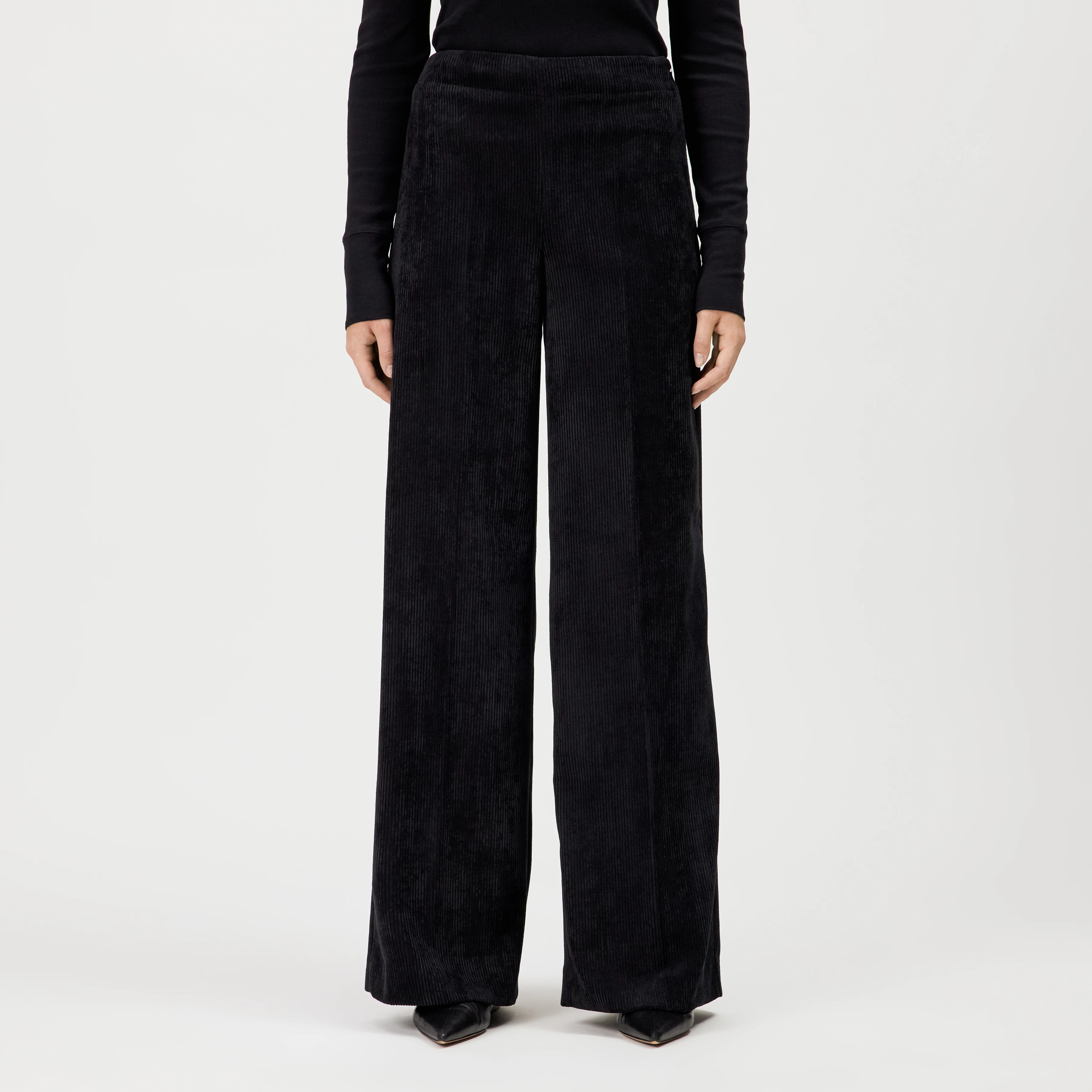 BEFORE - Marlene trousers in corduroy - women - black - Frontansicht